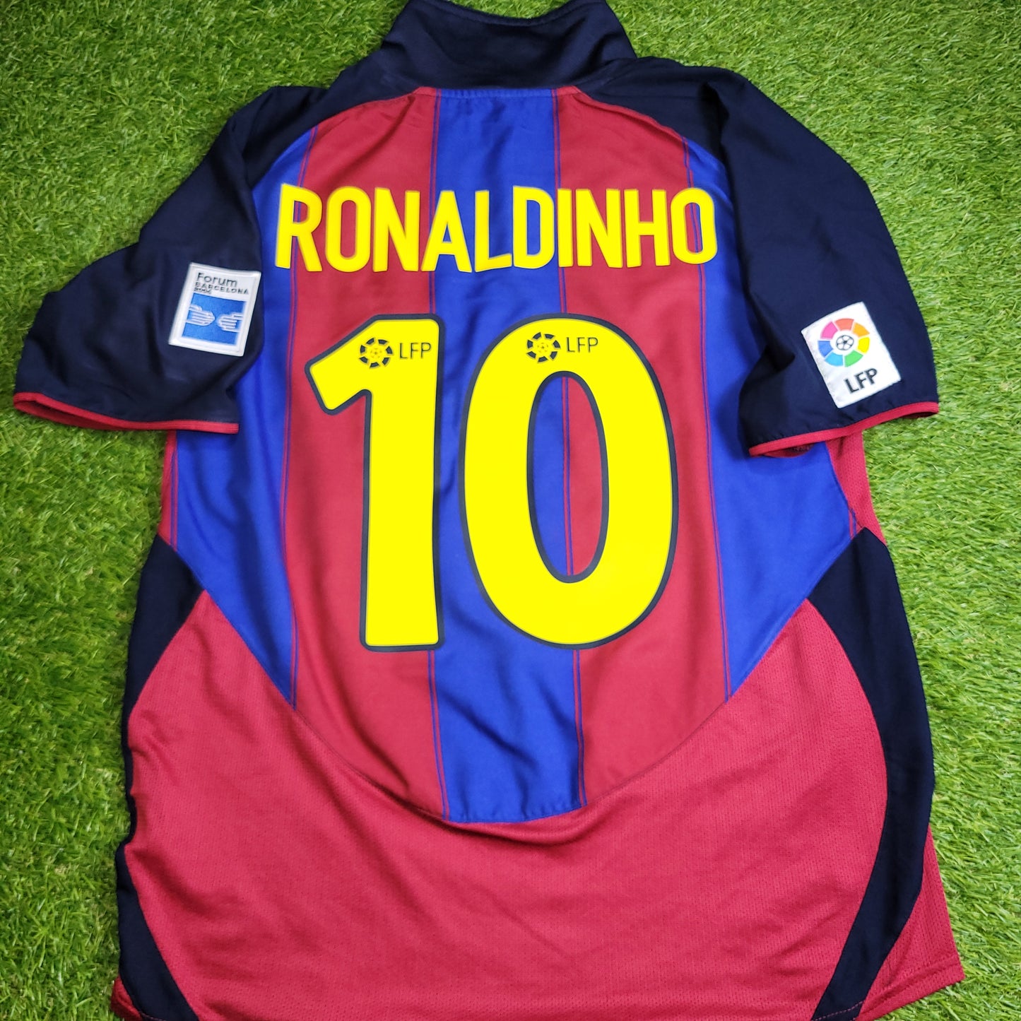 Ronaldinho Barcelona 2003 2004 DEBUT SEASON Home Soccer Jersey Shirt M SKU# 112586