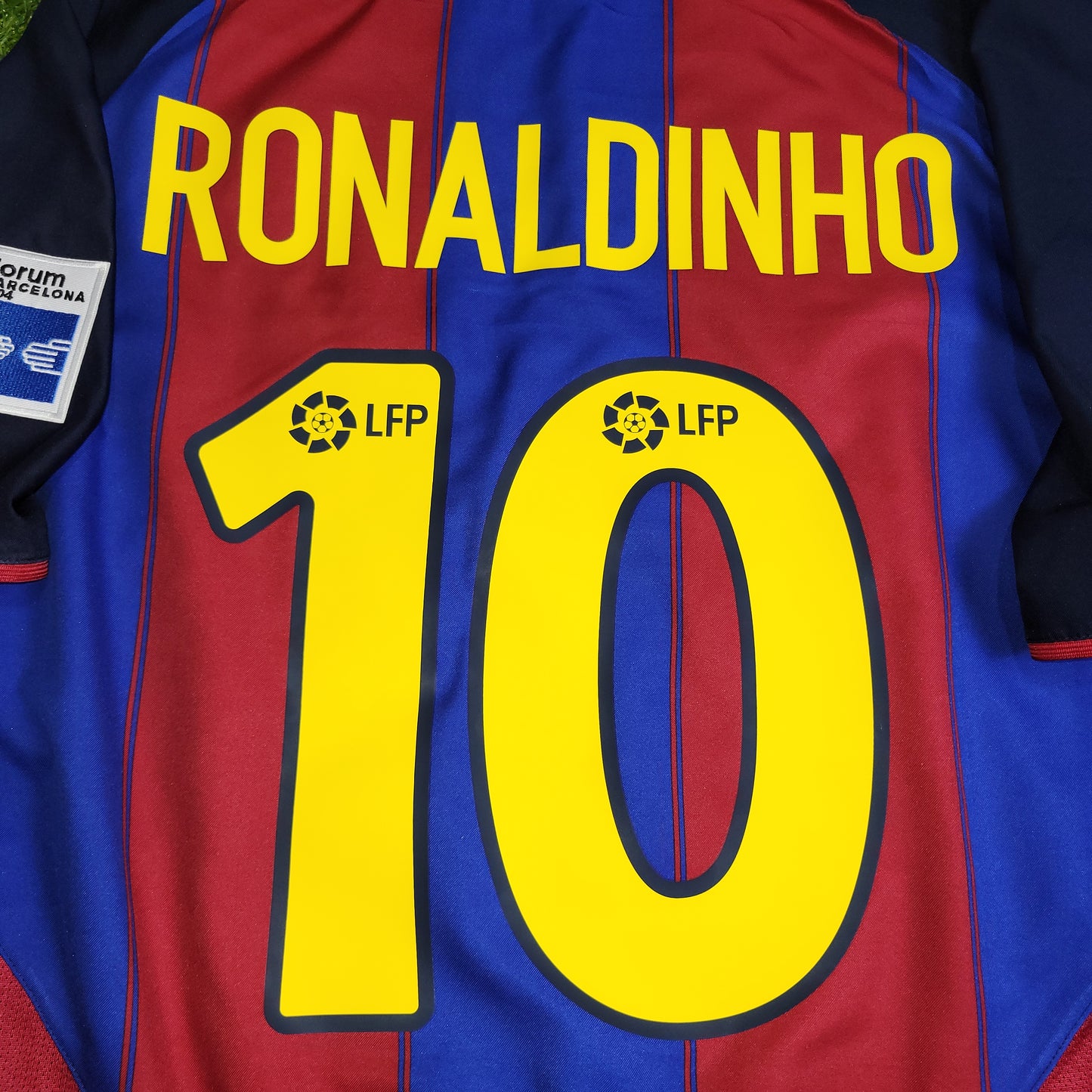 Ronaldinho Barcelona 2003 2004 DEBUT SEASON Home Soccer Jersey Shirt M SKU# 112586