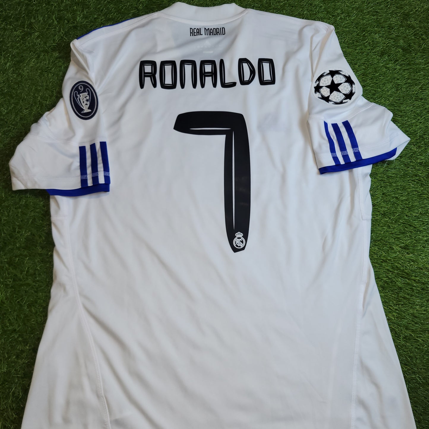 Cristiano Ronaldo Real Madrid 2010 2011 Home Soccer Jersey Shirt L SKU# P96163