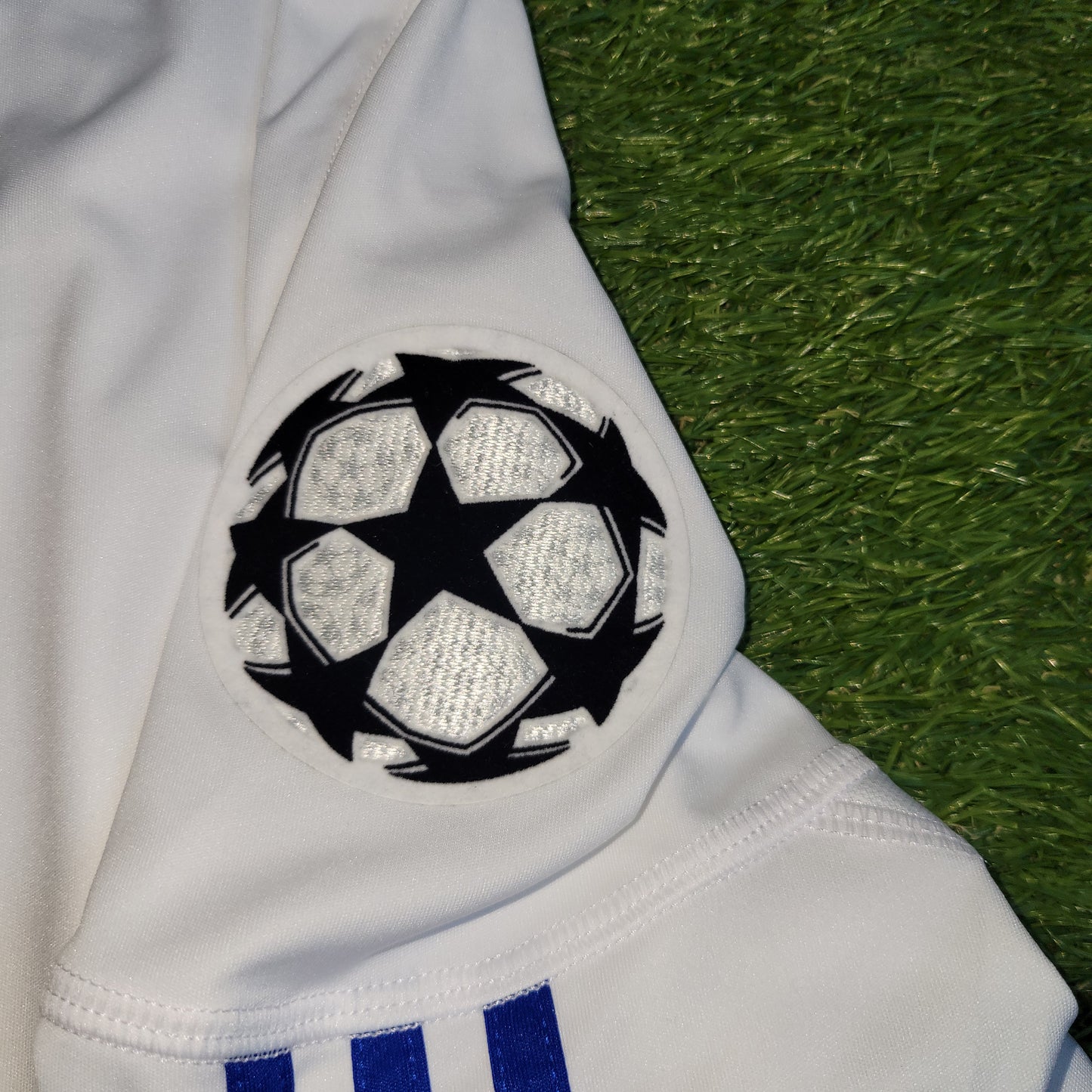 Cristiano Ronaldo Real Madrid 2010 2011 Home Soccer Jersey Shirt L SKU# P96163