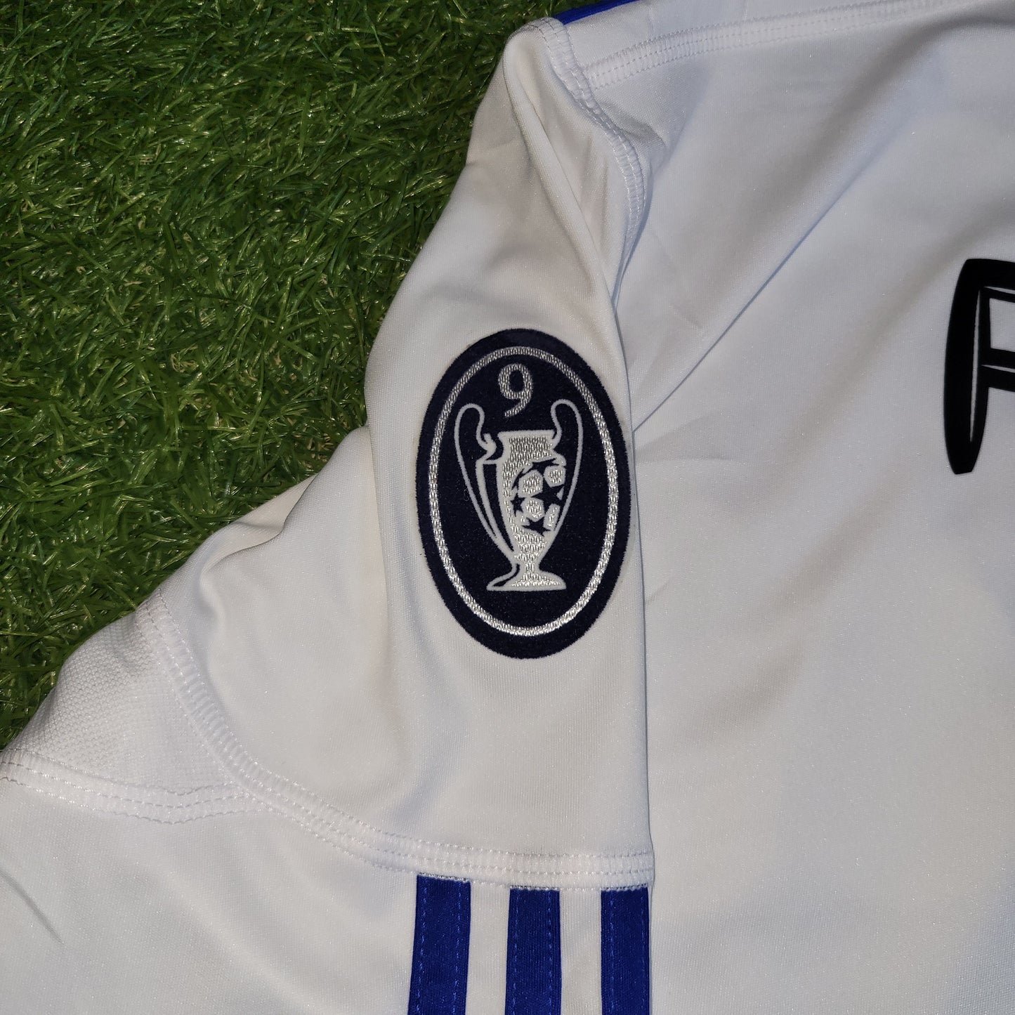Cristiano Ronaldo Real Madrid 2010 2011 Home Soccer Jersey Shirt L SKU# P96163
