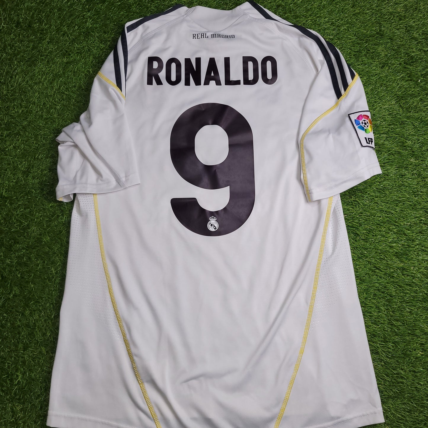 Cristiano Ronaldo Real Madrid 2009 2010 DEBUT Home Soccer Jersey Shirt M SKU# E84352 - ForeverSoccerJerseys