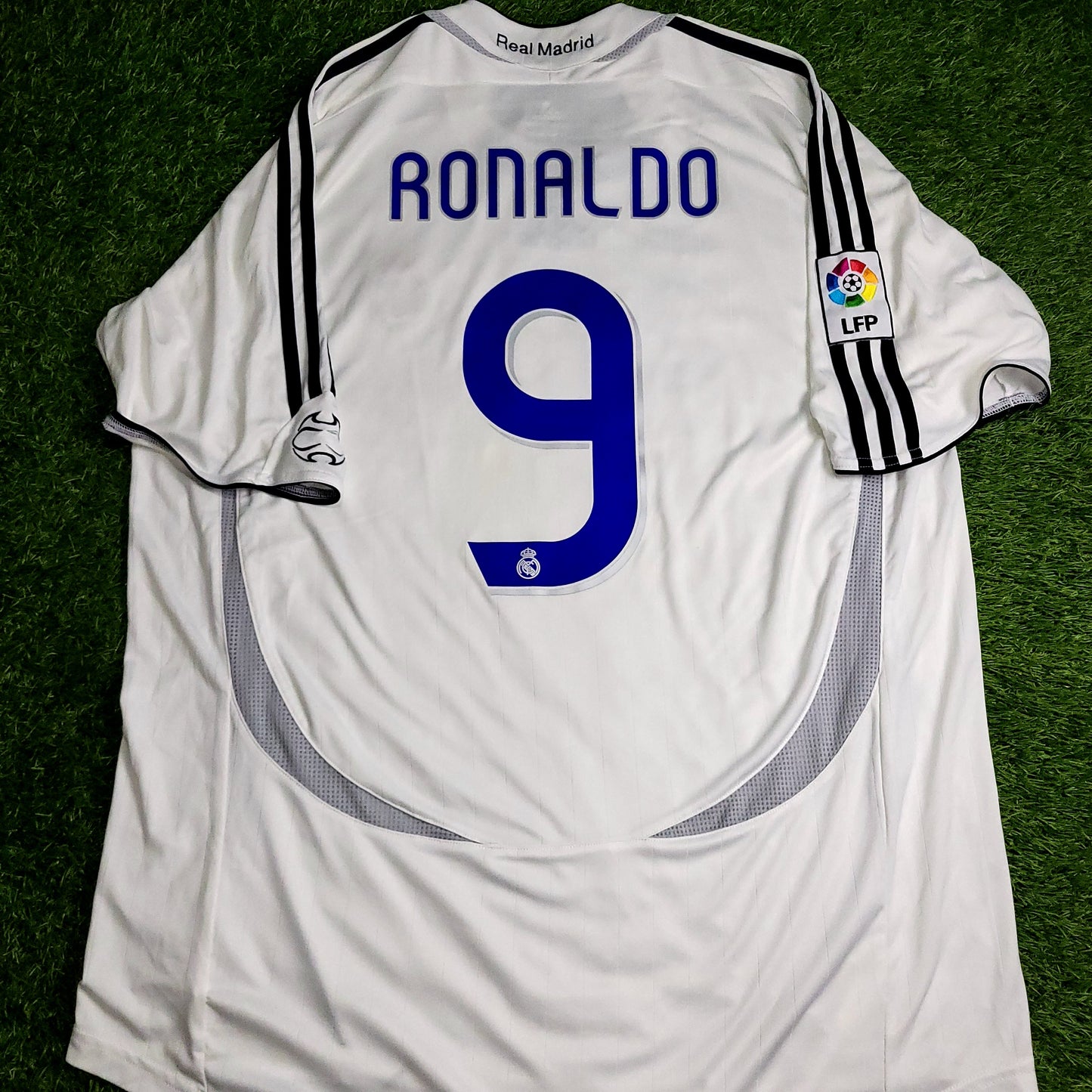 Ronaldo Real Madrid 2006 2007 Home Soccer Jersey Shirt XL SKU# 060879