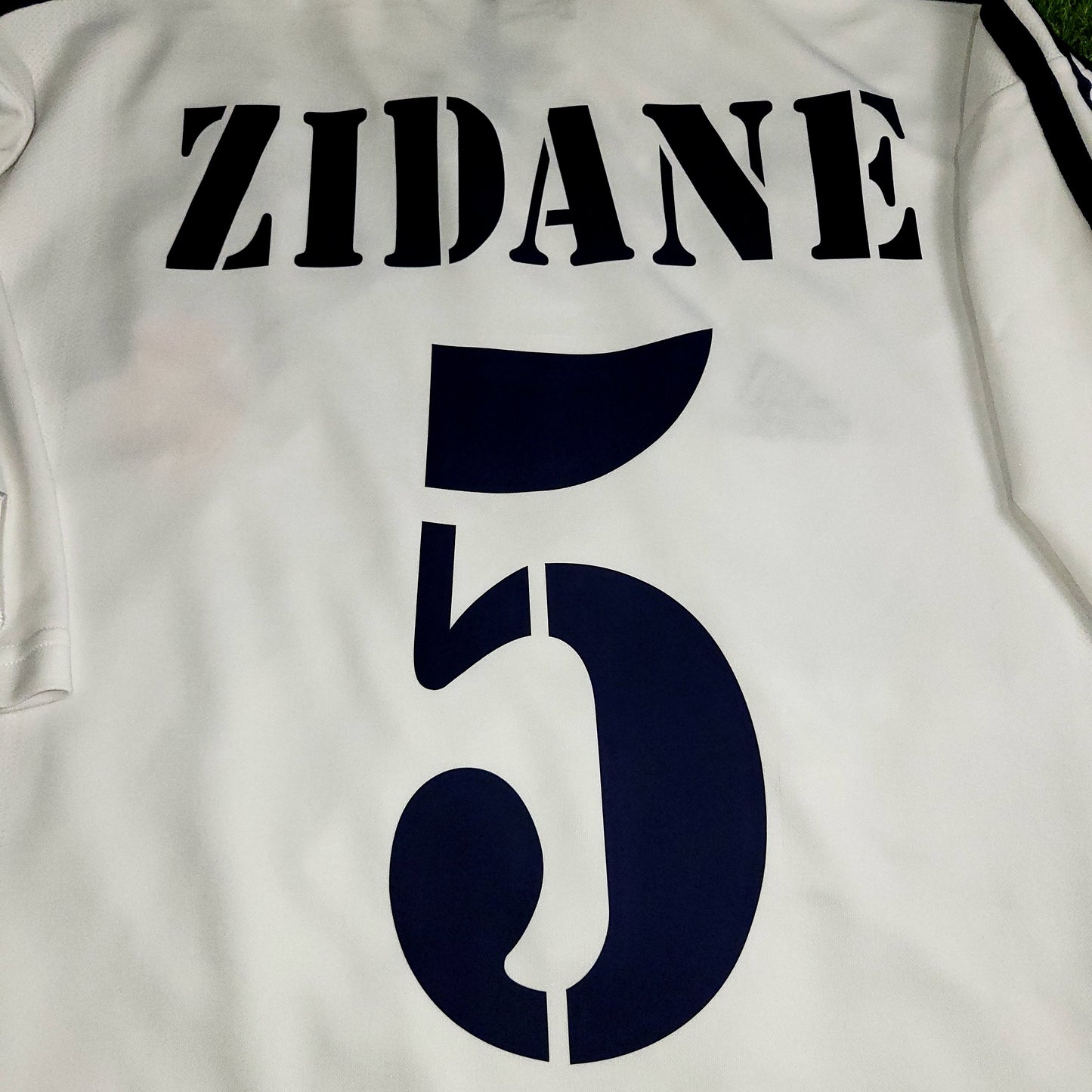 Zidane Real Madrid Centenary 2001 2002 UEFA Soccer Jersey Shirt L SKU# 134748 ASR001