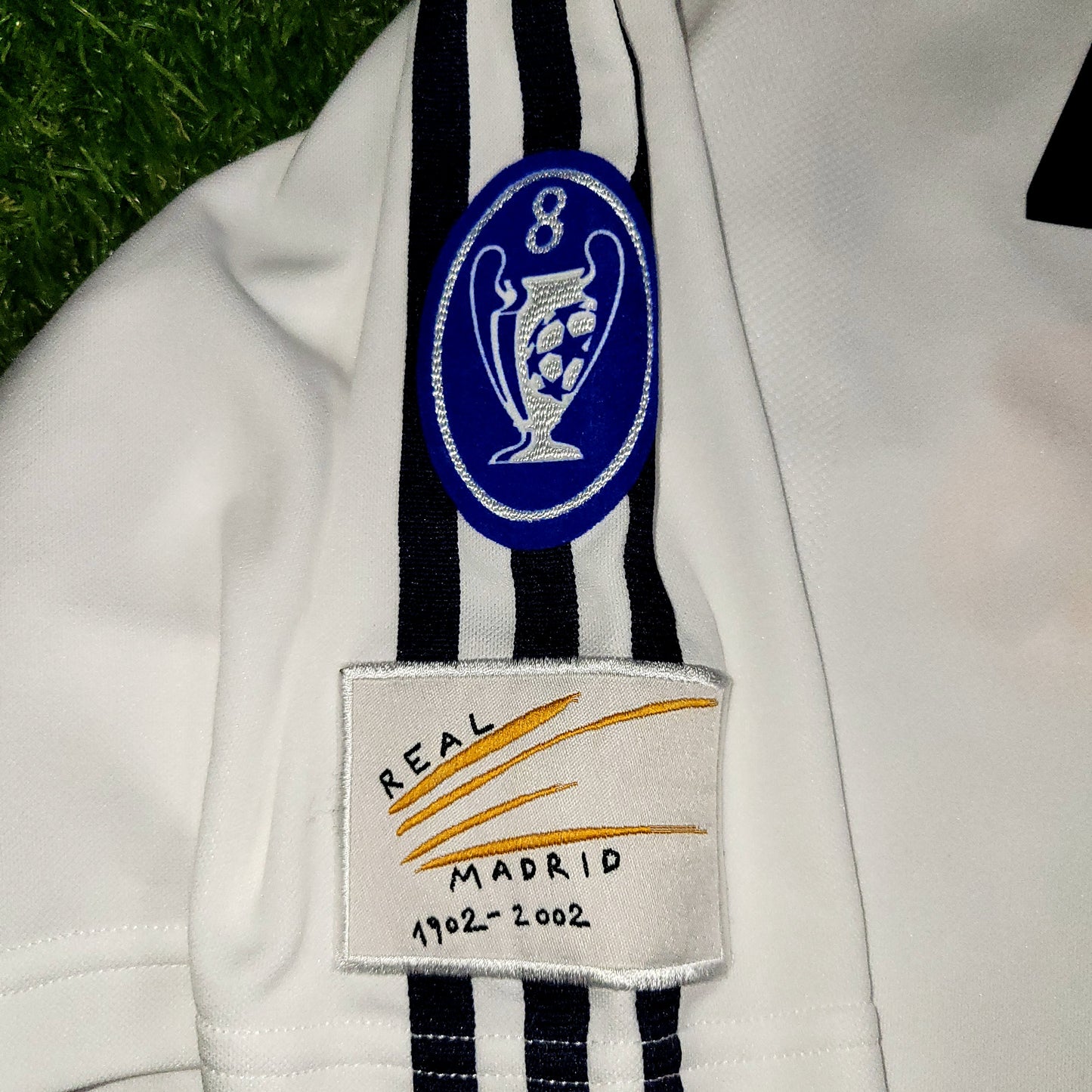 Zidane Real Madrid Centenary 2001 2002 UEFA Soccer Jersey Shirt L SKU# 134748 ASR001