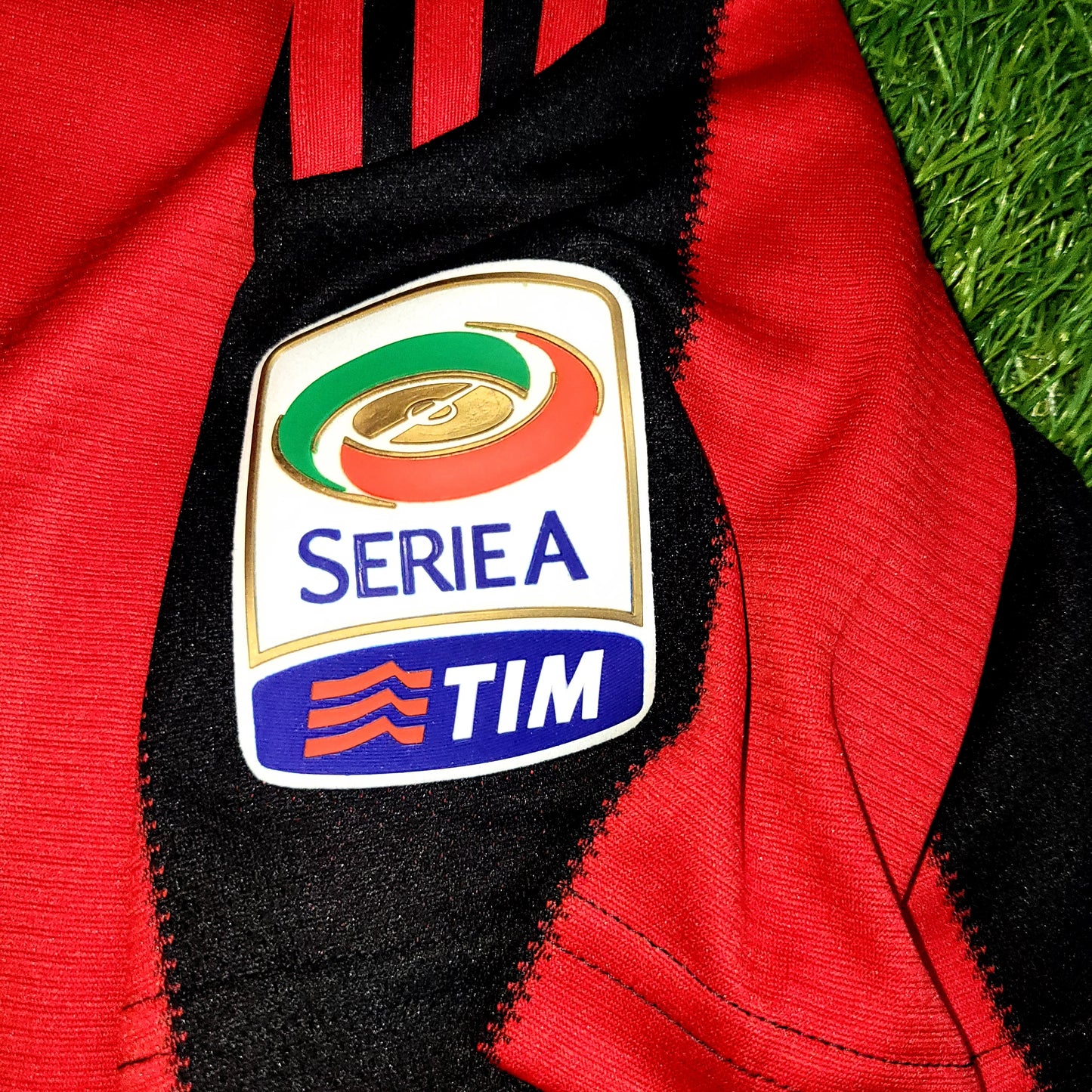 Ibrahimovic AC Milan 2010 2011 Soccer Jersey Shirt L SKU# P96288