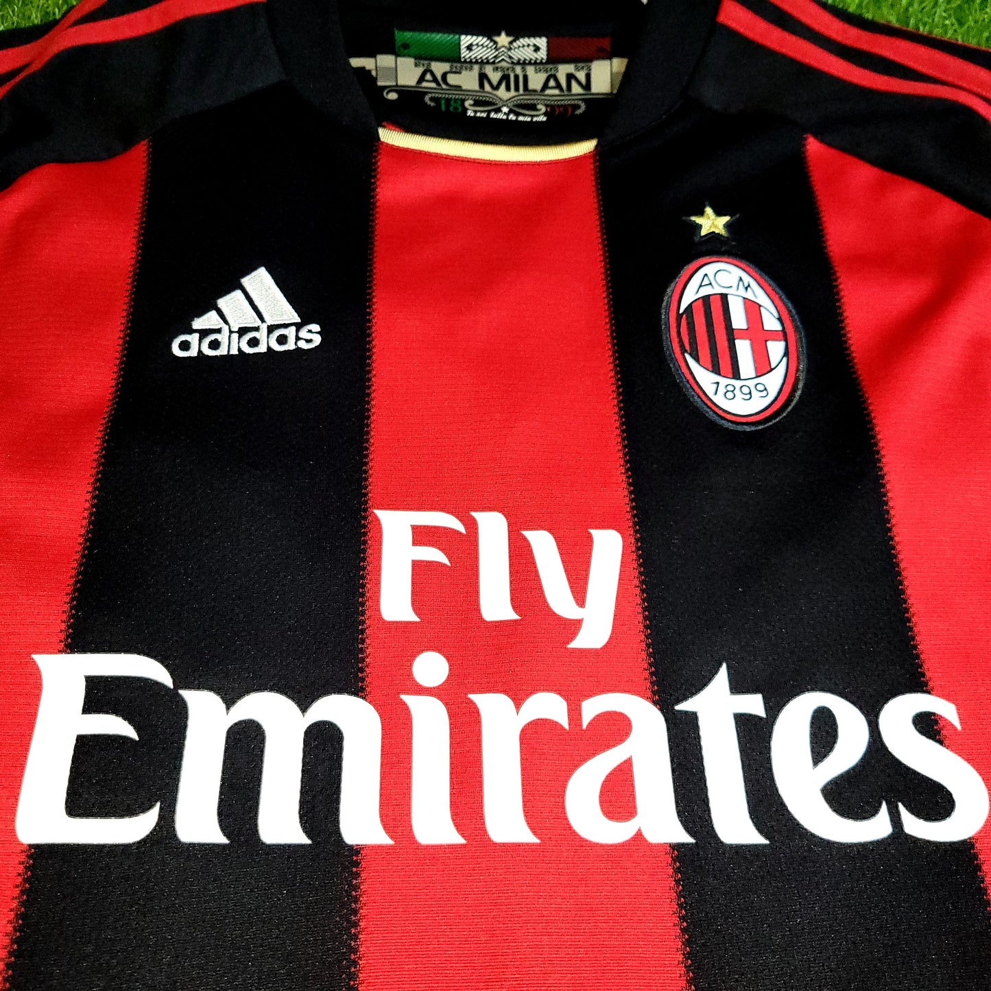Ibrahimovic AC Milan 2010 2011 Soccer Jersey Shirt L SKU# P96288