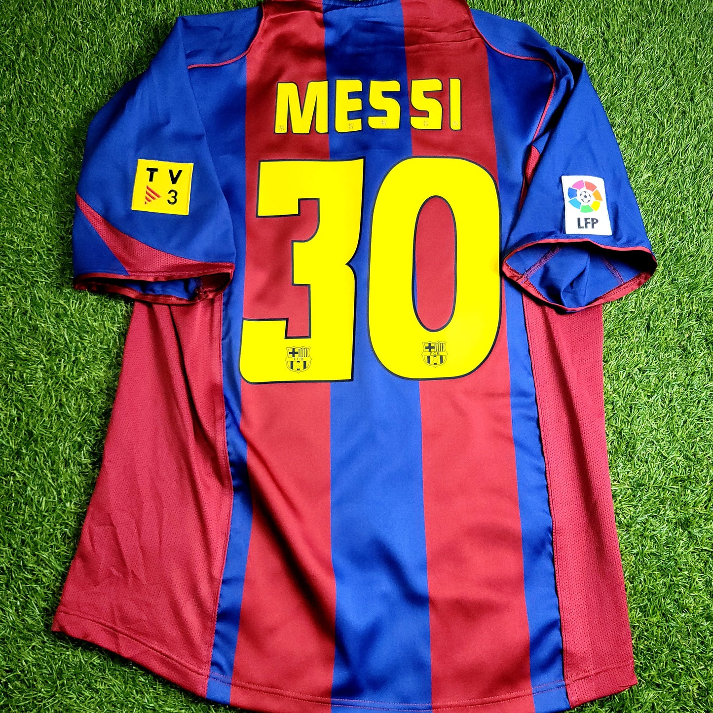 Messi Barcelona DEBUT SEASON 2004 2005 Home Soccer Jersey Shirt M SKU# 118861