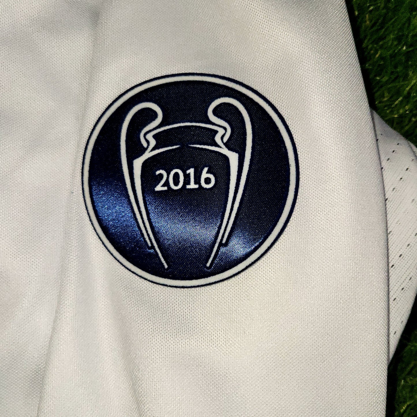 Cristiano Ronaldo Real Madrid 2016 2017 UEFA Home Long Sleeve Soccer Jersey Shirt XL SKU# AI5184