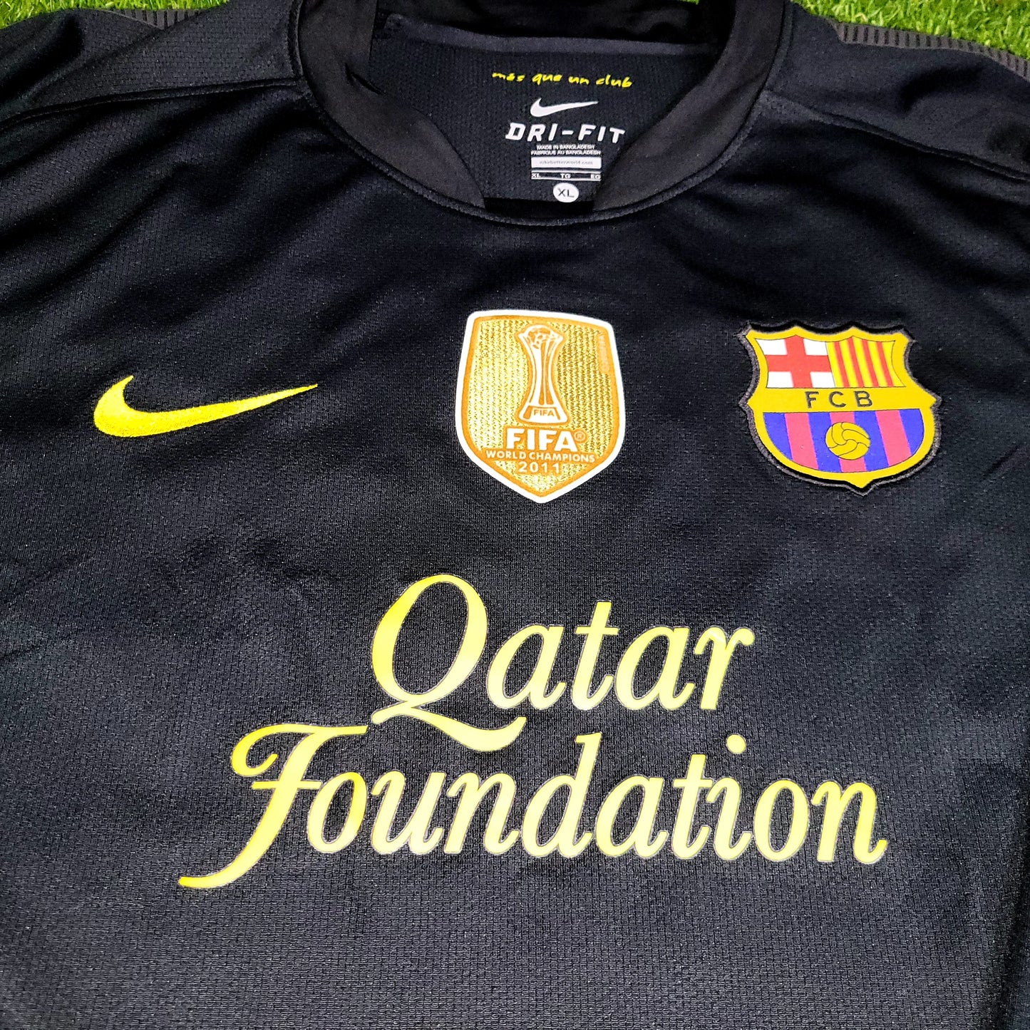 Messi Barcelona 2011 2012 Away Long Sleeve Soccer Jersey Shirt XL SKU# 419881-010