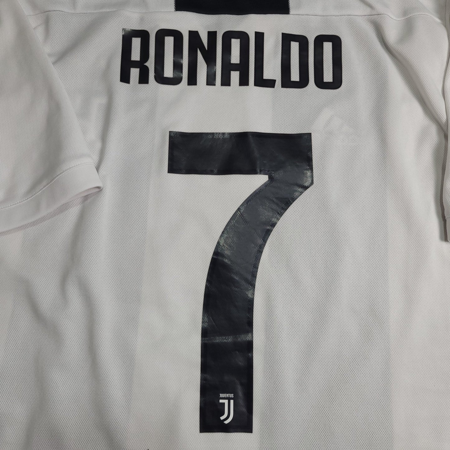 Cristiano Ronaldo Juventus 2018 2019 DEBUT Soccer Jersey Shirt L SKU CF3489 foreversoccerjerseys