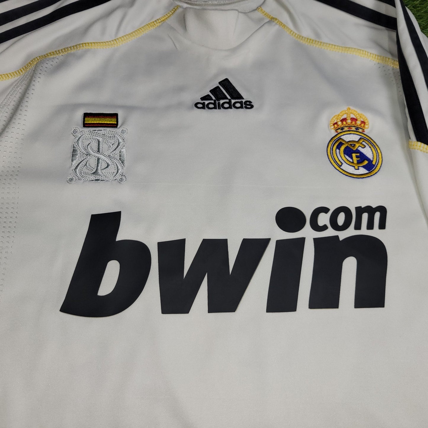 Cristiano Ronaldo Real Madrid 2009 2010 DEBUT SEASON UEFA Soccer Jersey Shirt L SKU E84340 Adidas