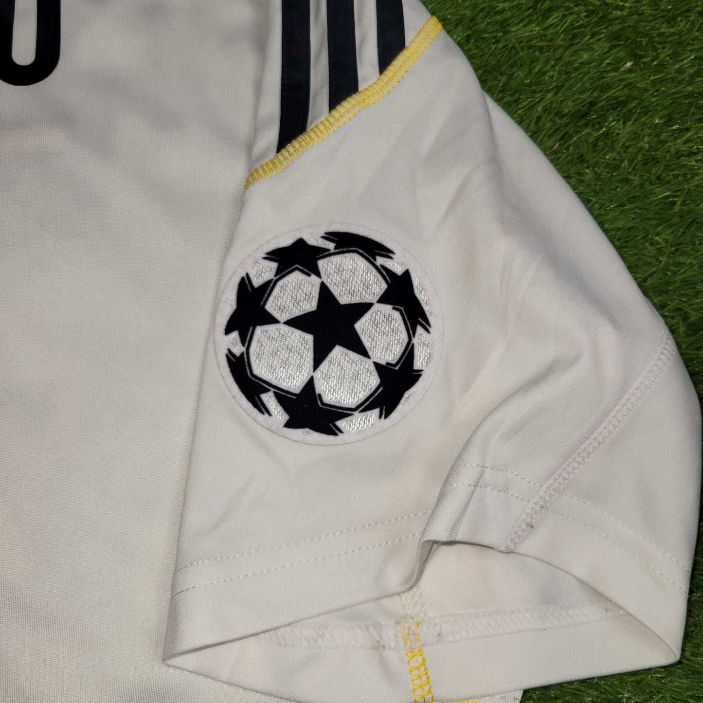 Cristiano Ronaldo Real Madrid 2009 2010 DEBUT SEASON UEFA Soccer Jersey Shirt L SKU E84340 Adidas
