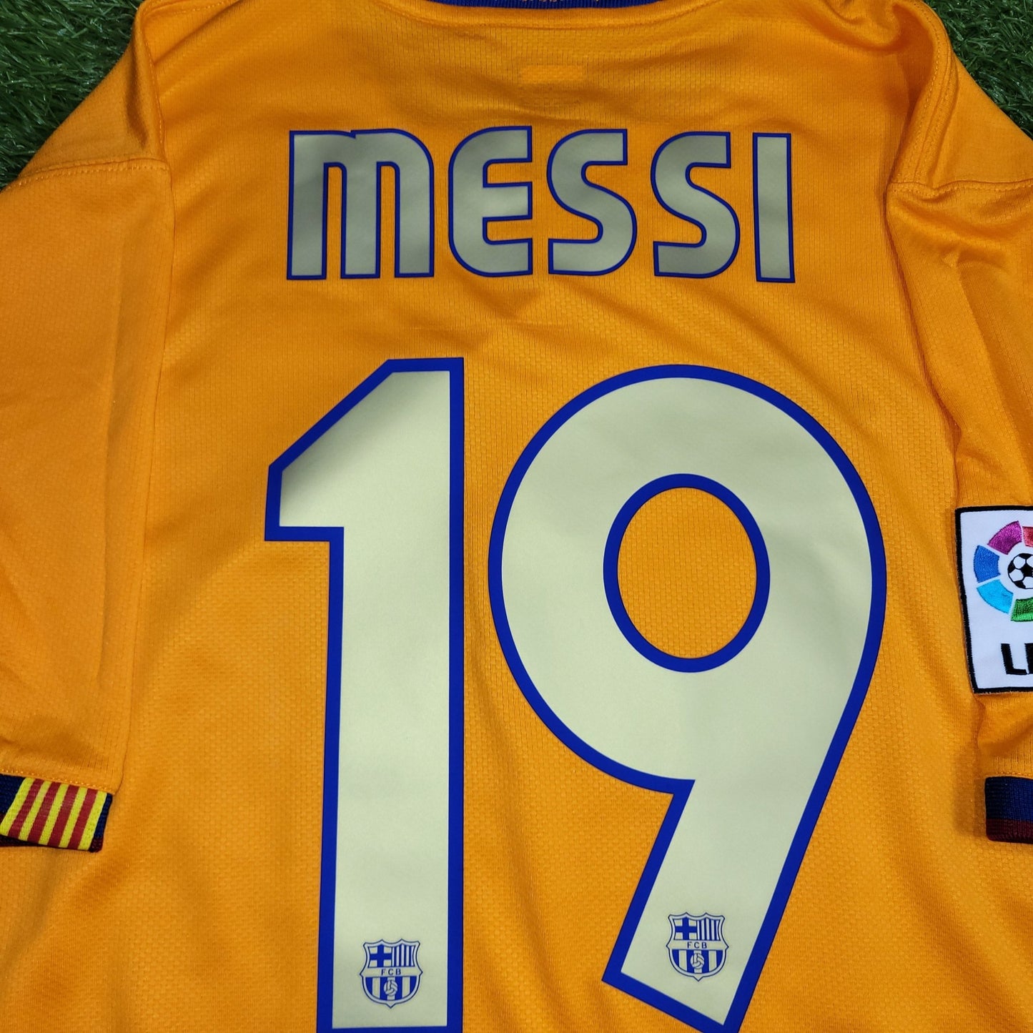 Messi Barcelona 2006 2007 Away Soccer Jersey Shirt L SKU# 146982 - 819 Nike