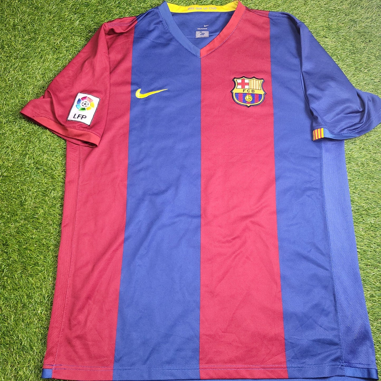 Messi Barcelona 2006 2007 Home Soccer Jersey Shirt L SKU F6AOM 146980 Nike