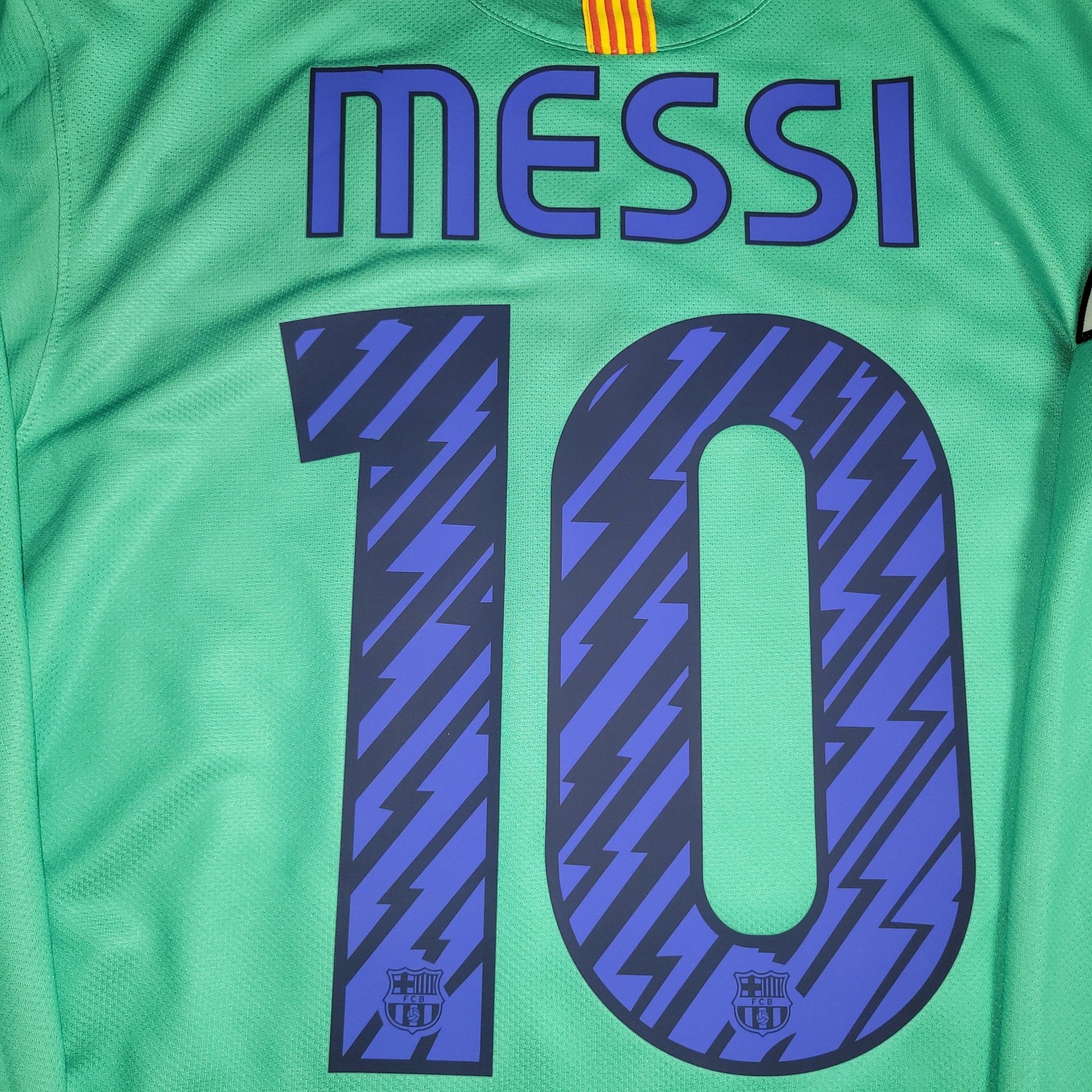 Messi Barcelona 2010 2011 Away Long Sleeve Soccer Jersey Shirt M SKU 382358 - 310 Nike