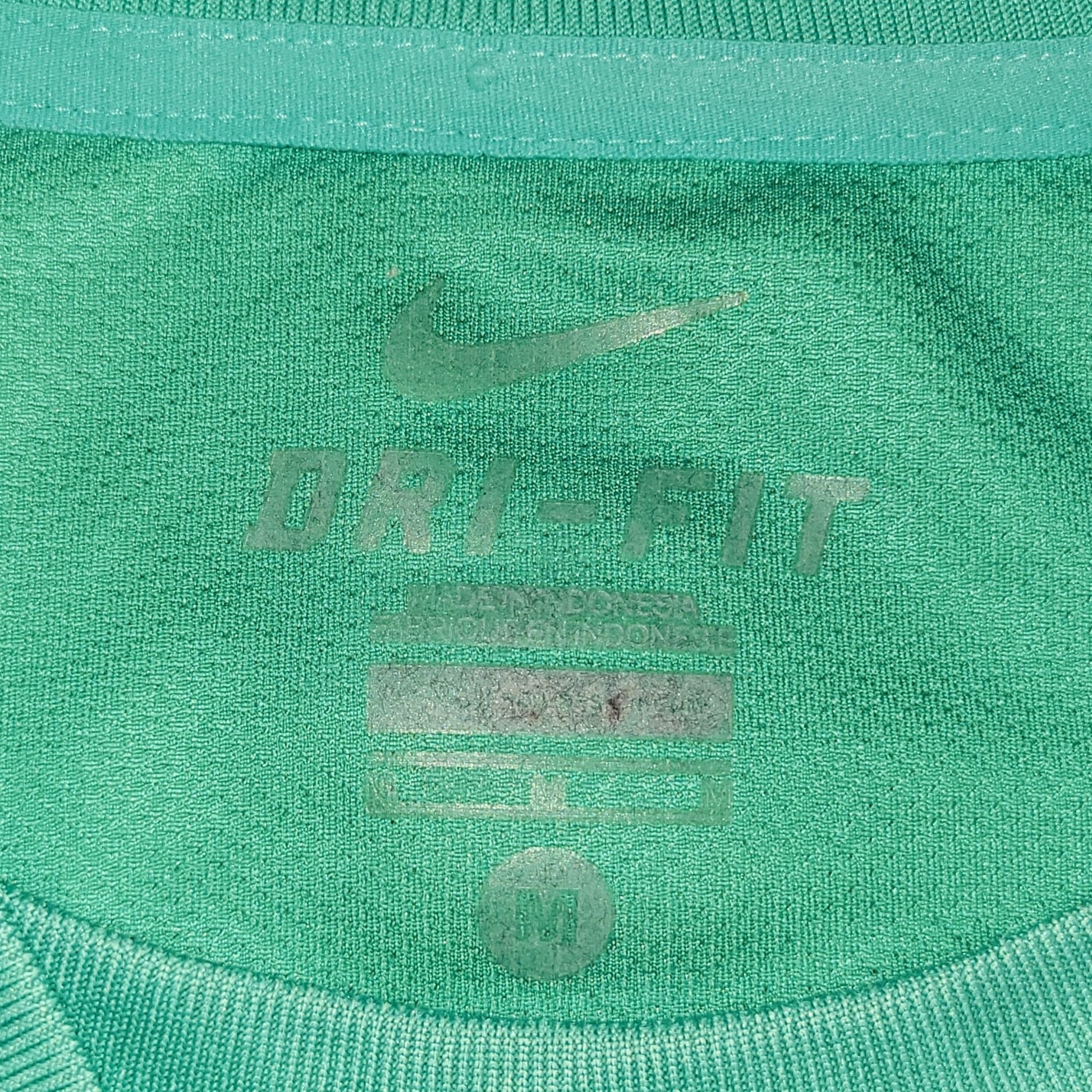 Messi Barcelona 2010 2011 Away Long Sleeve Soccer Jersey Shirt M SKU 382358 - 310 Nike