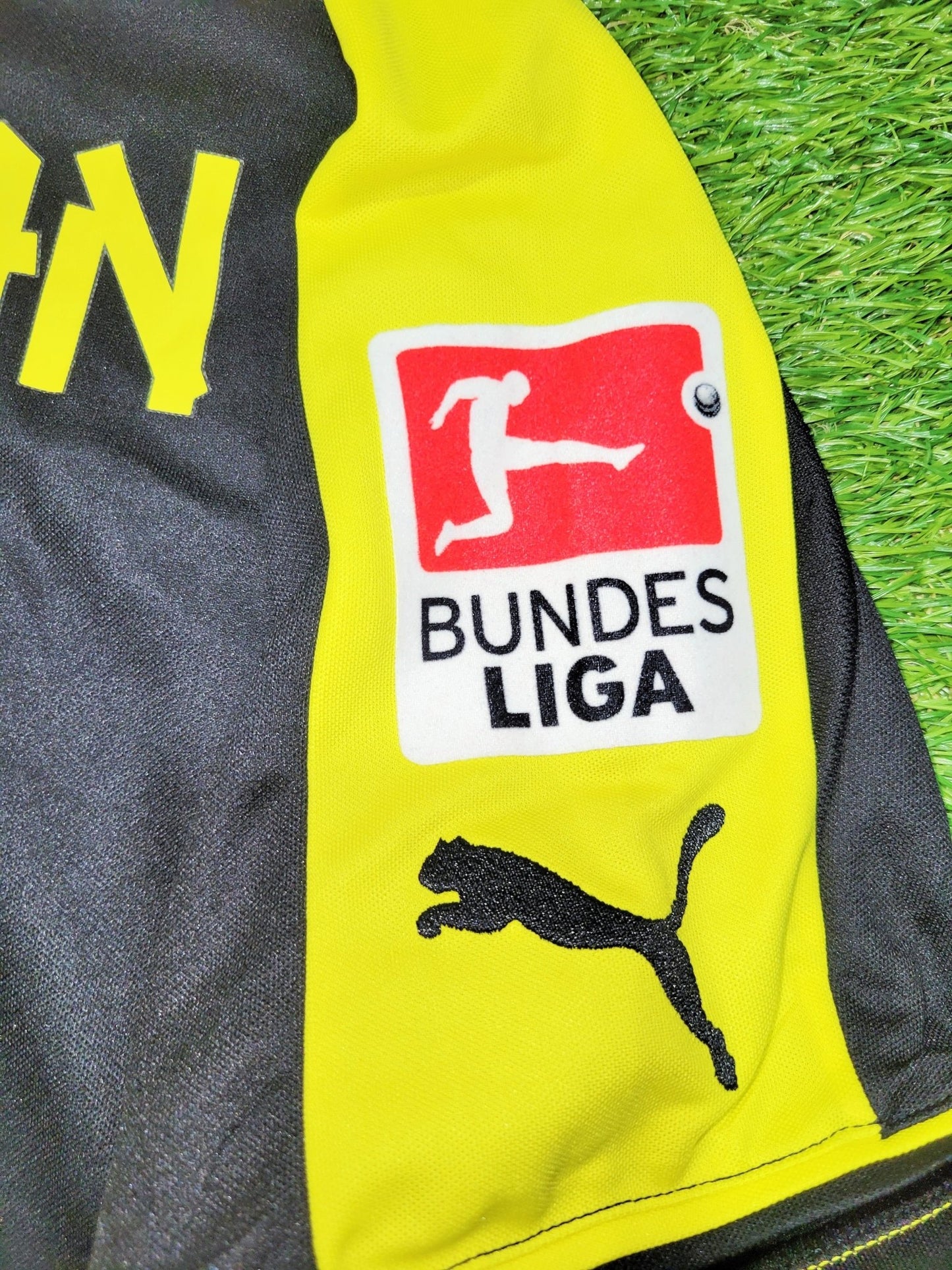 Mkhitaryan Borussia Dortmund 2013 2014 Away Soccer Jersey Shirt M SKU# 743558 Puma