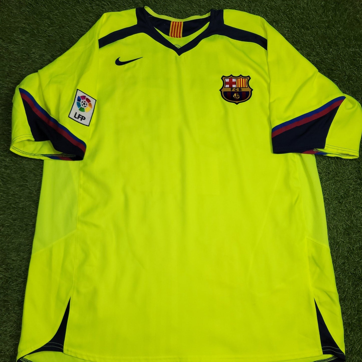 Ronaldinho Barcelona 2005 2006 Away Soccer Jersey Shirt XL SKU# S6DHA 195971 Nike