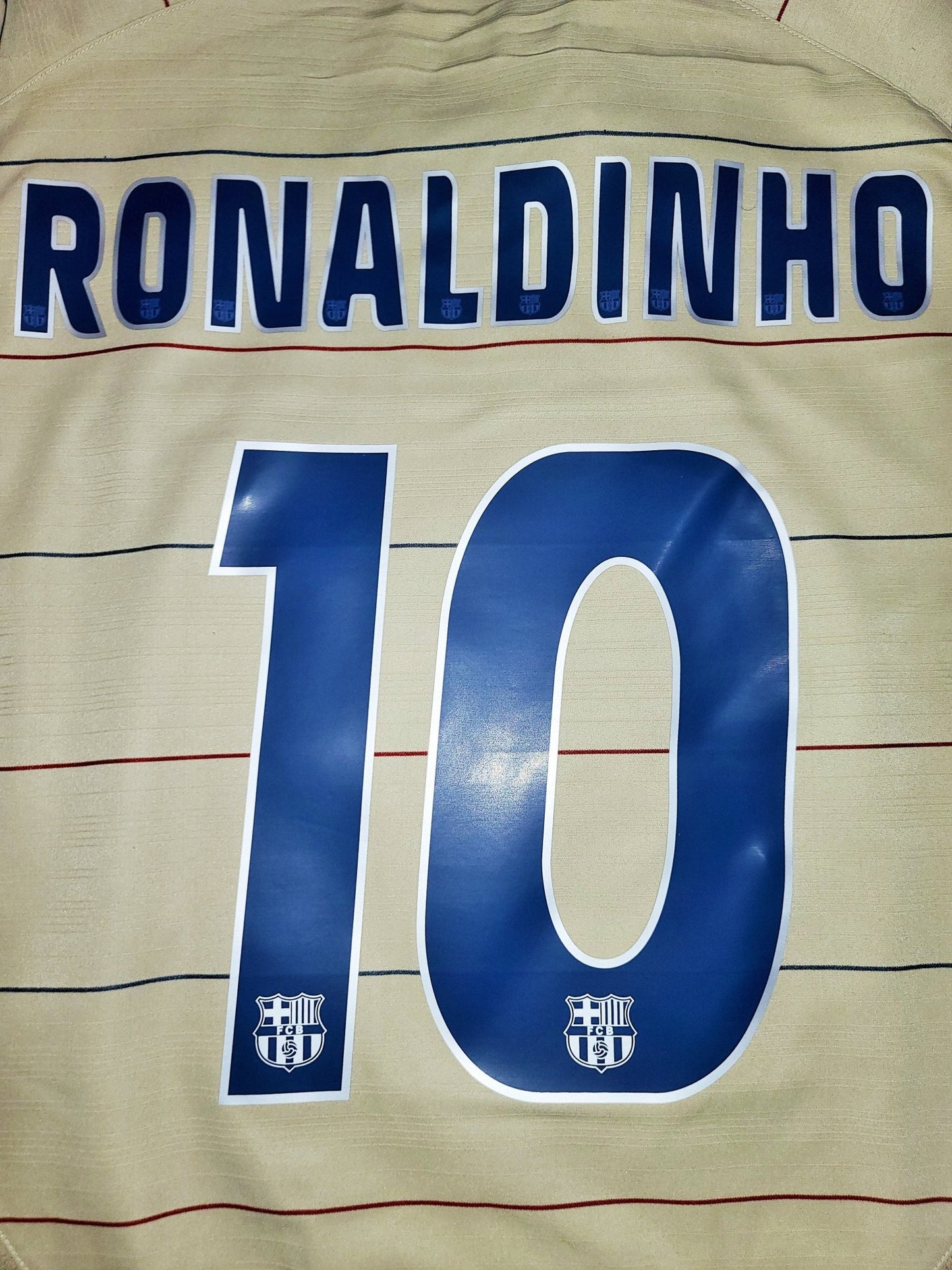 Ronaldinho Barcelona 2004 2005 Away Tan Jersey Shirt Camiseta M SKU# 112587 foreversoccerjerseys