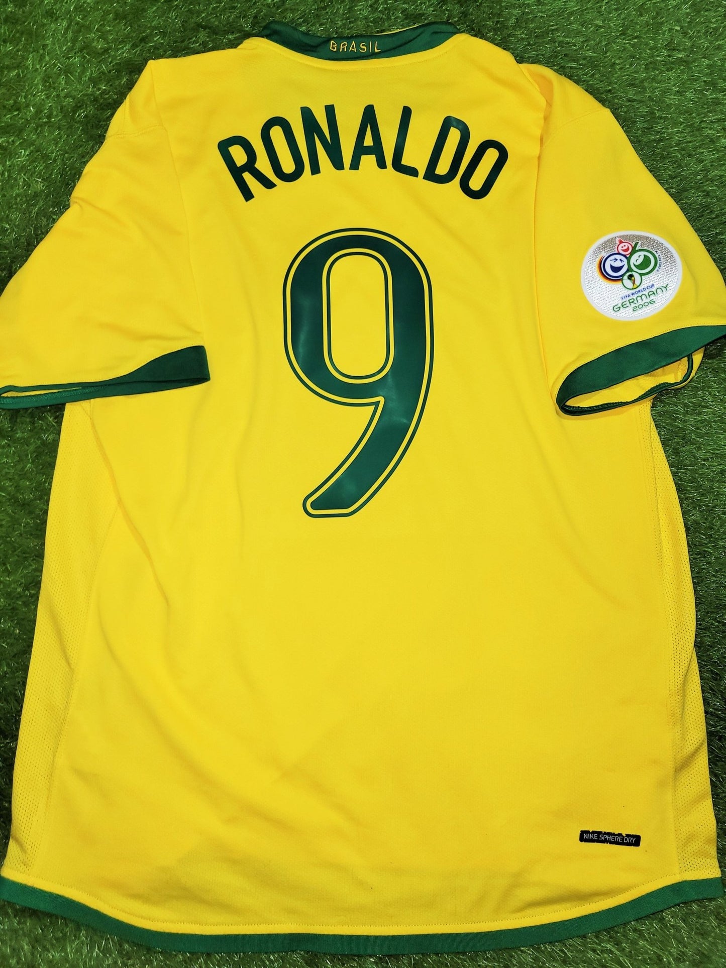 Ronaldo Brazil 2006 World Cup Home Jersey Shirt Camiseta L SKU# S6AOM 103889 Nike