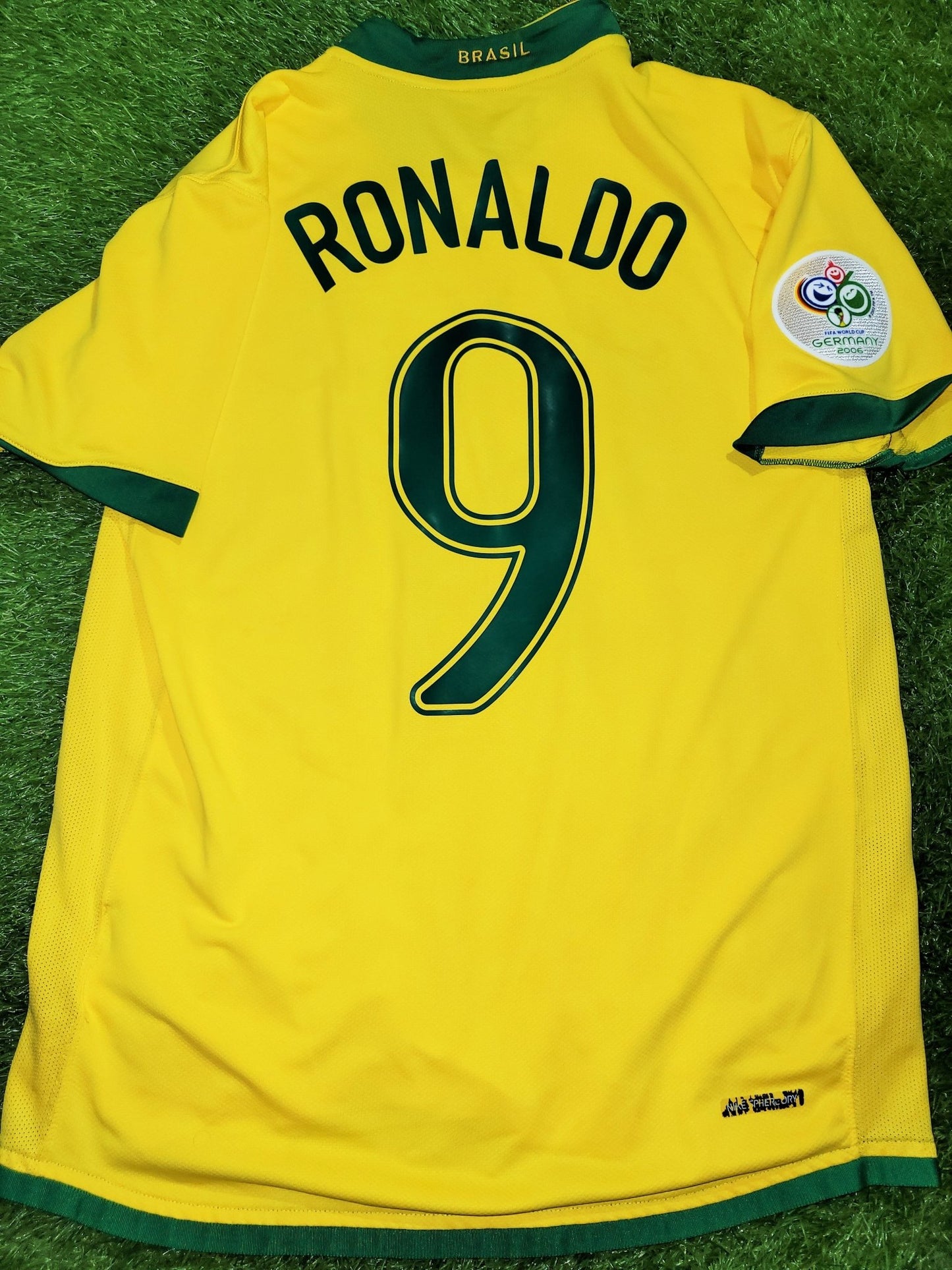 Ronaldo Brazil 2006 World Cup Home Soccer Jersey Shirt M SKU# S6AOM 103889 Nike