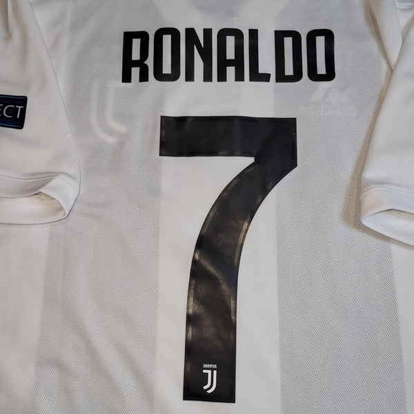 Cristiano Ronaldo Juventus 2018 2019 DEBUT UEFA Soccer Jersey Shirt L SKU# CF3489