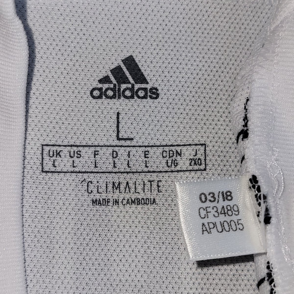 Cristiano Ronaldo Juventus 2018 2019 DEBUT UEFA Soccer Jersey Shirt L SKU# CF3489