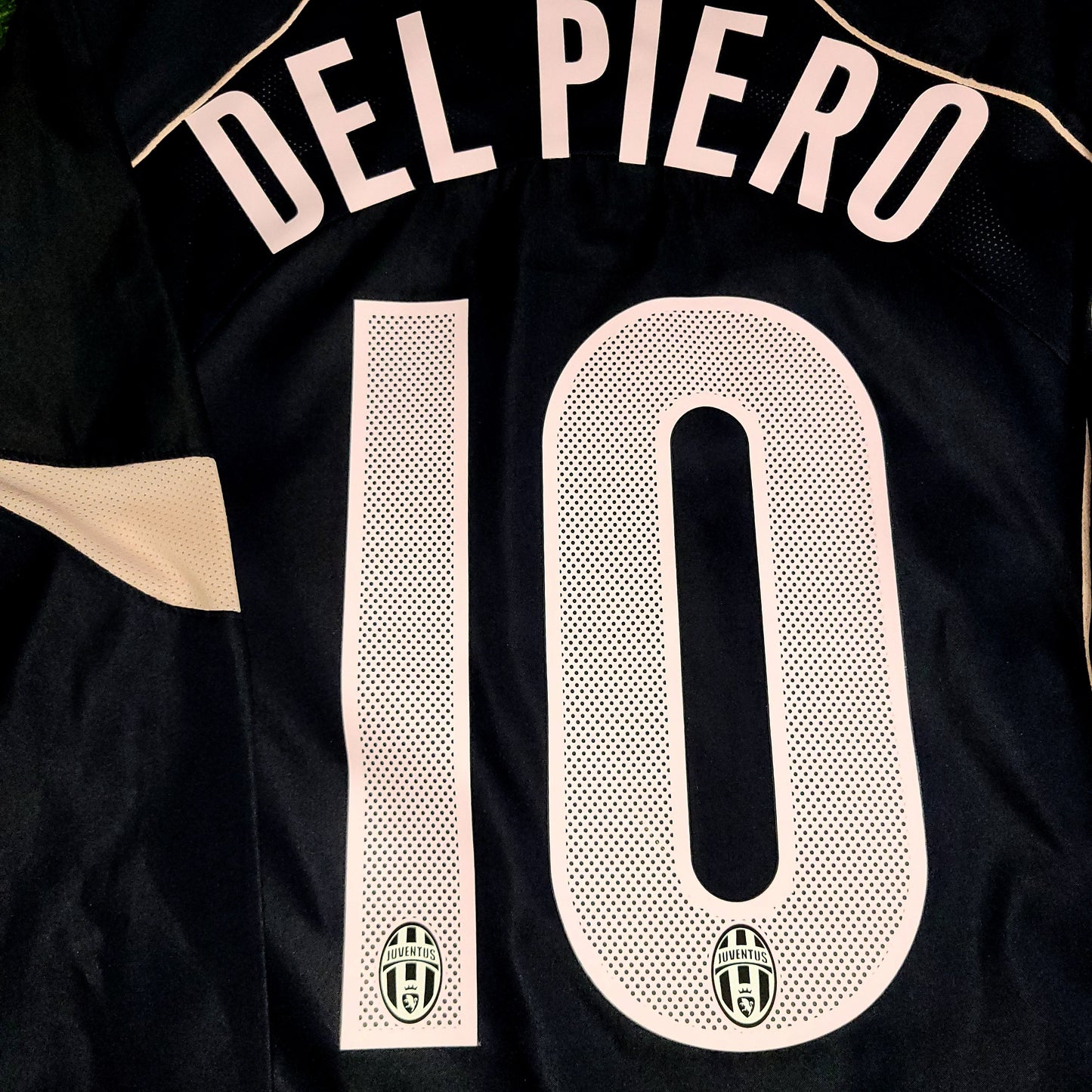 Del Piero Juventus 2004 2005 Away Long Sleeve Soccer Jersey Shirt M