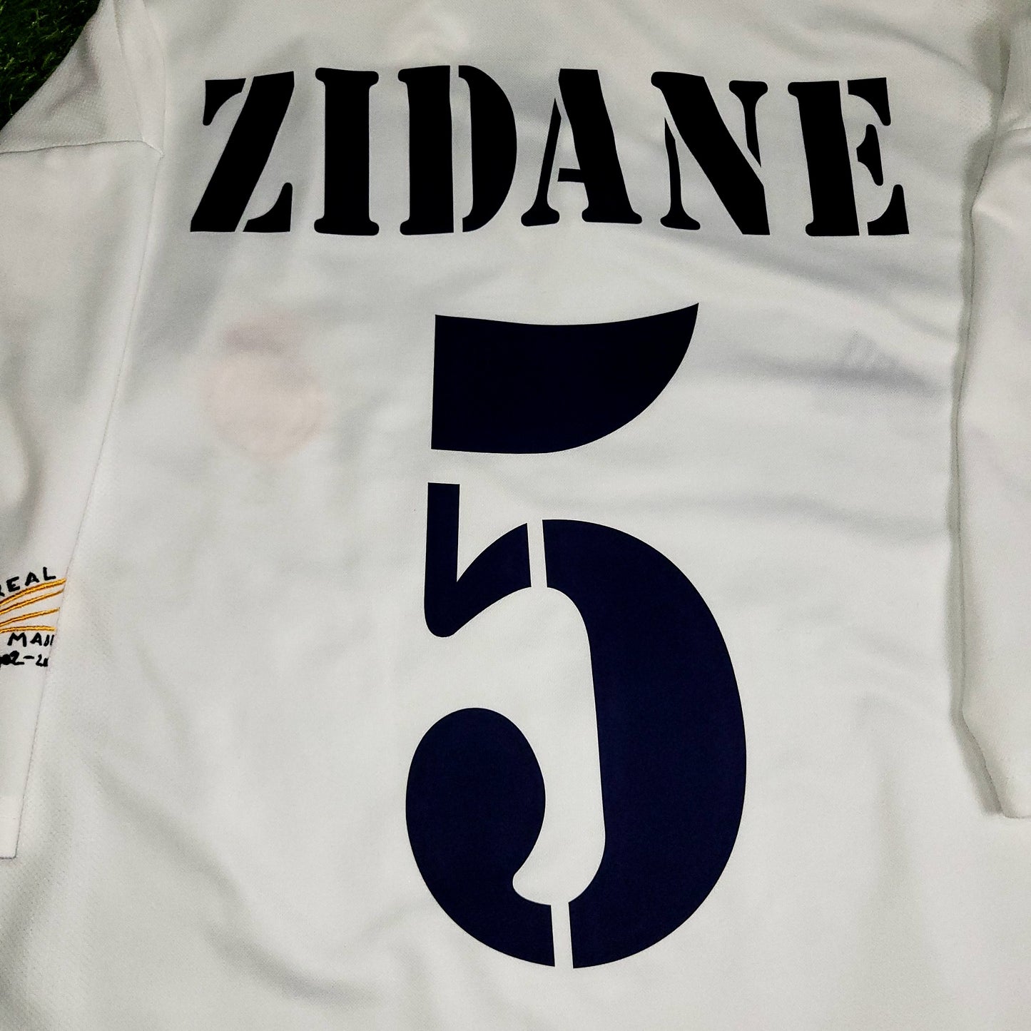 Zidane Real Madrid DEBUT CENTENARY SEASON 2001 2002 Soccer Jersey Shirt XL SKU# 156653 ASR001