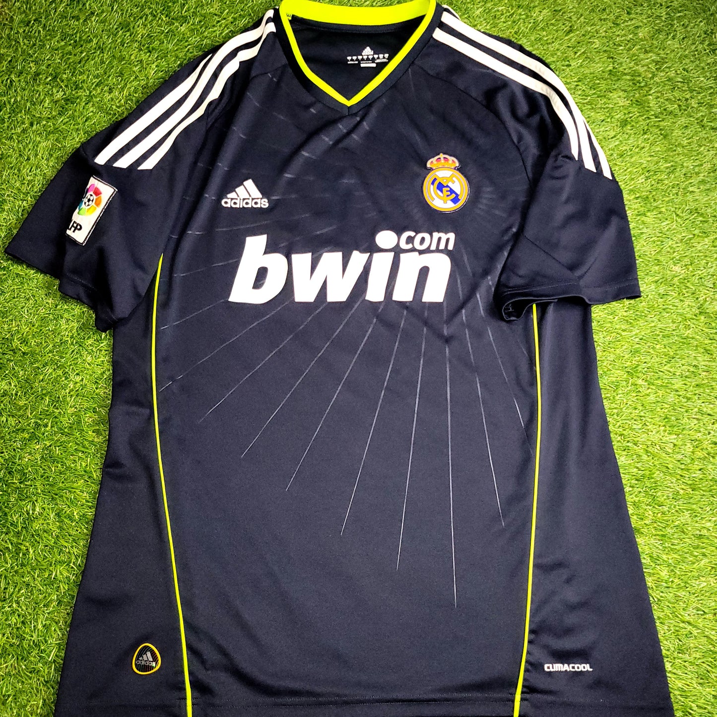 Cristiano Ronaldo Real Madrid 2010 2011 Away Soccer Jersey Shirt L SKU# P95985