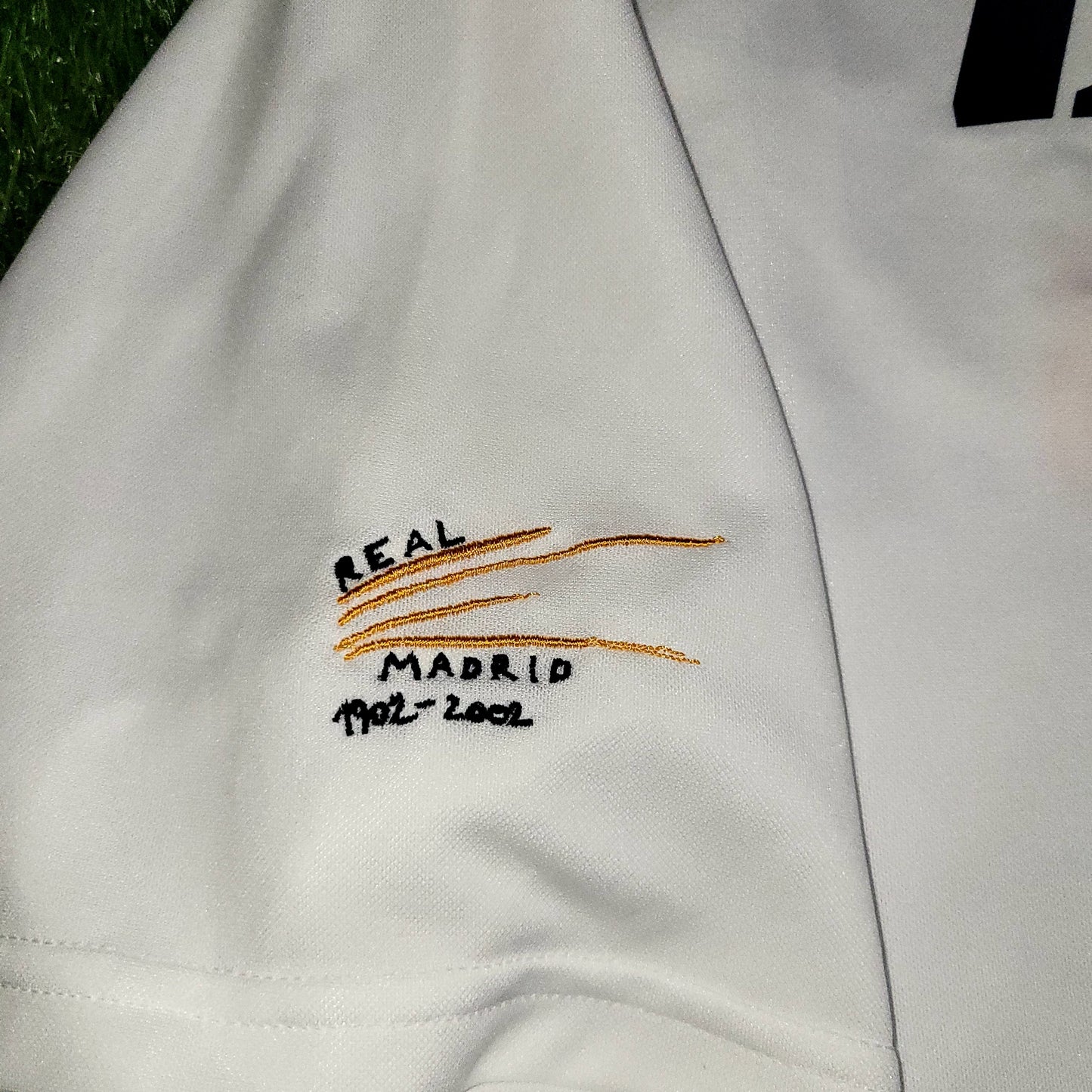 Zidane Real Madrid DEBUT CENTENARY SEASON 2001 2002 Home Soccer Jersey Shirt L SKU# 156653 ASR001
