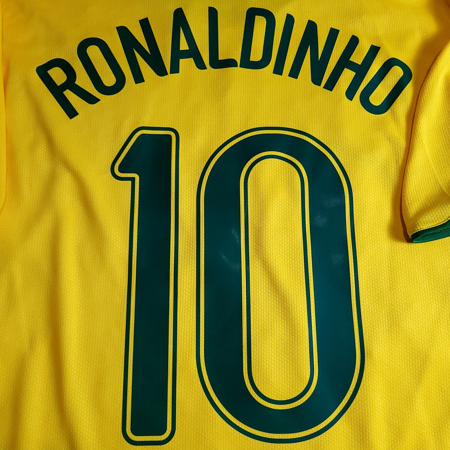 Ronaldinho Brazil 2006 World Cup Home Soccer Jersey Shirt M SKU# 103889