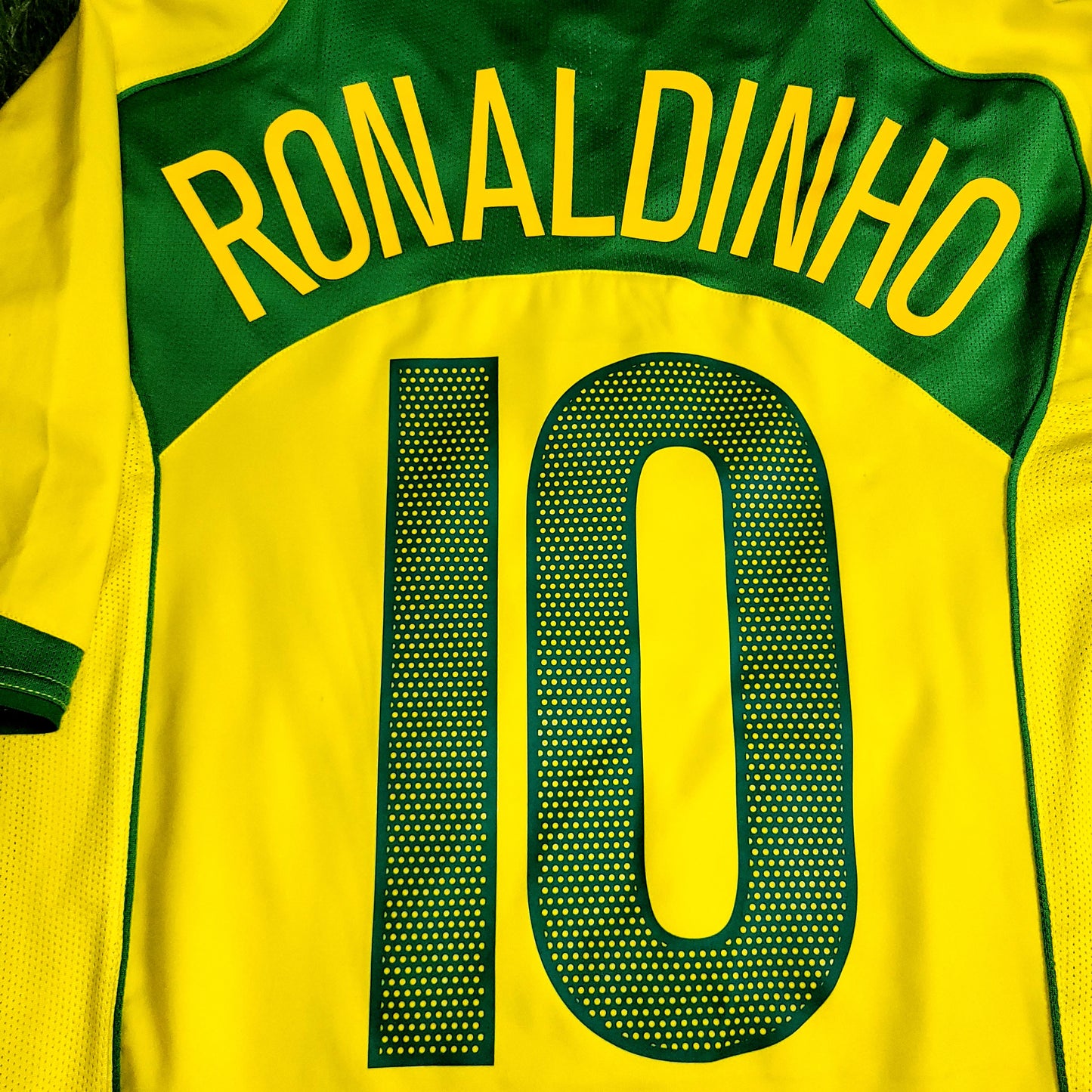Ronaldinho Brazil 2004 Home Soccer Jersey Shirt M