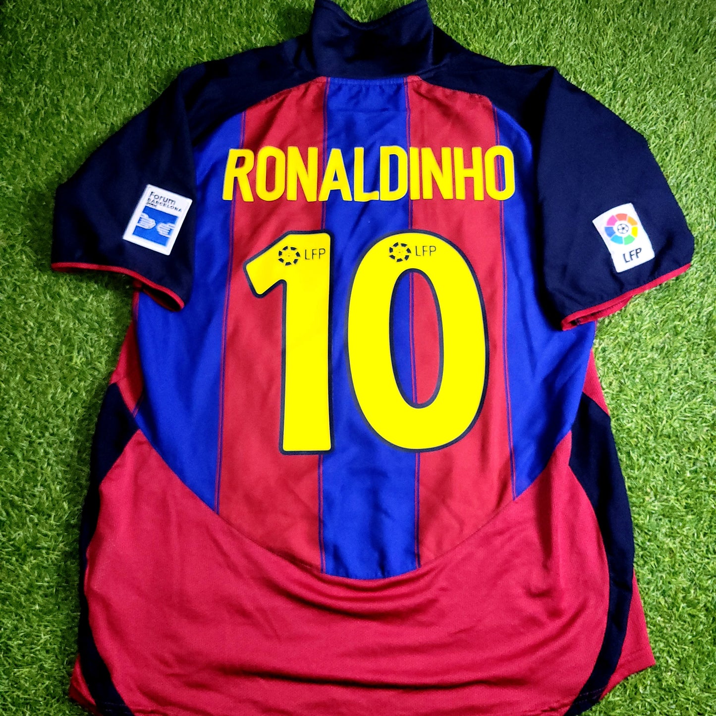Ronaldinho Barcelona 2003 2004 DEBUT SEASON Soccer Jersey Shirt L SKU# 112586