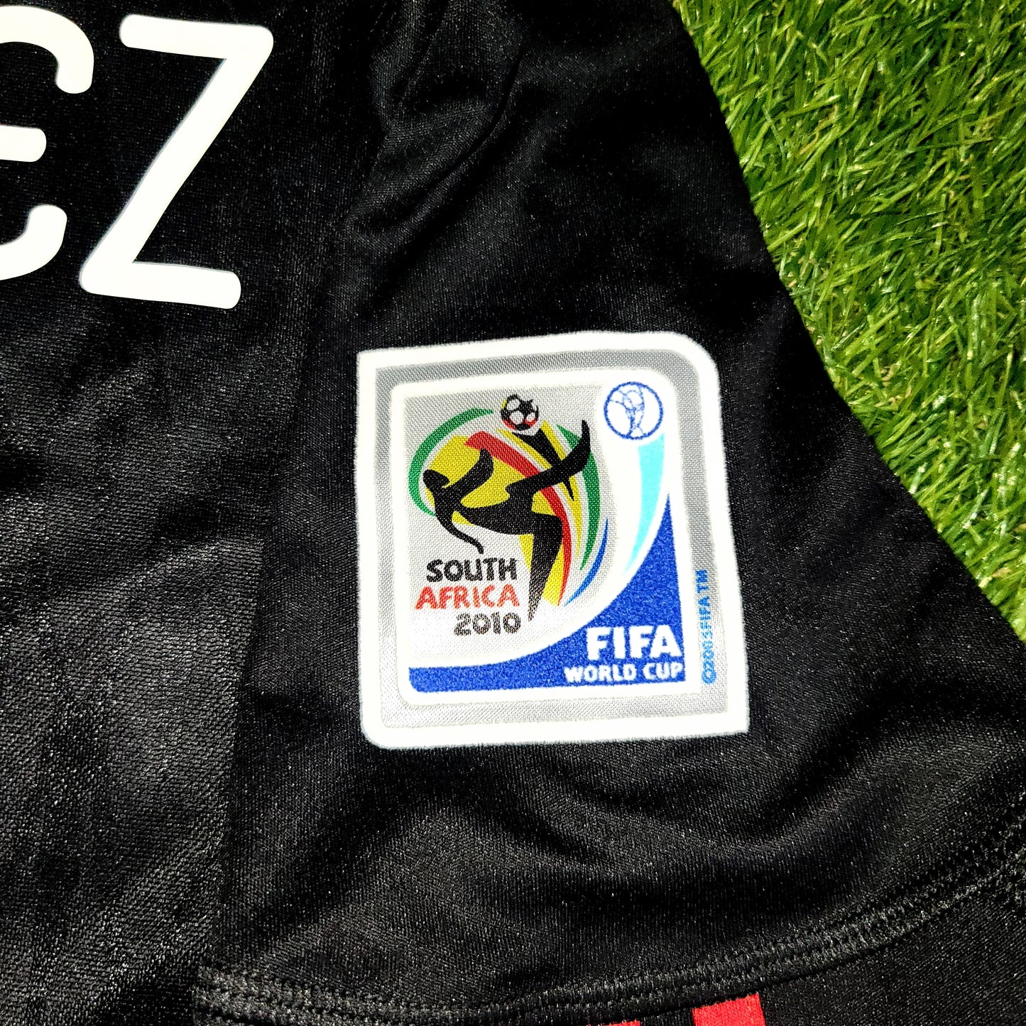 Chicharito Mexico 2010 WORLD CUP Away Black Soccer Jersey Shirt L SKU# P41397