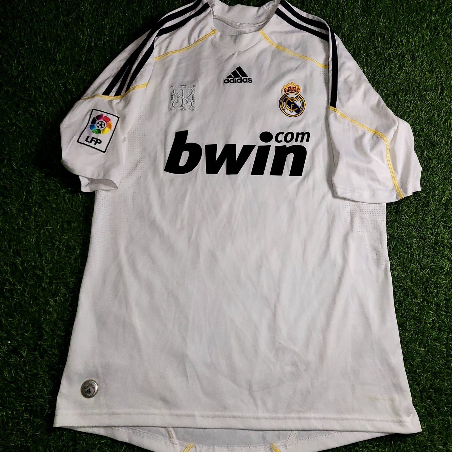 Cristiano Ronaldo Real Madrid 2009 2010 DEBUT Home Soccer Jersey Shirt M SKU# E84352