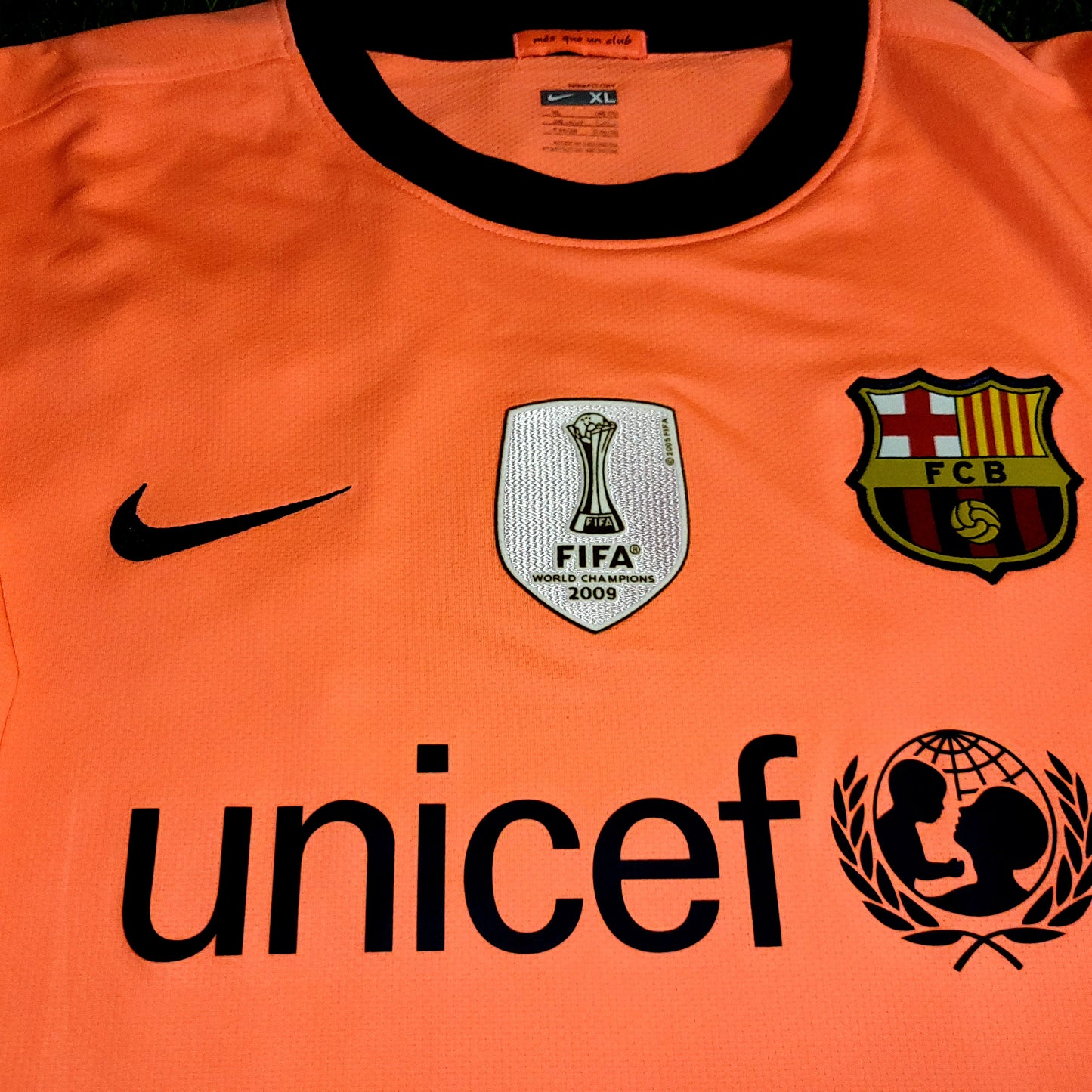 Iniesta Barcelona 2009 2010 Away Soccer Jersey Shirt BNWT XL SKU# 355020-870