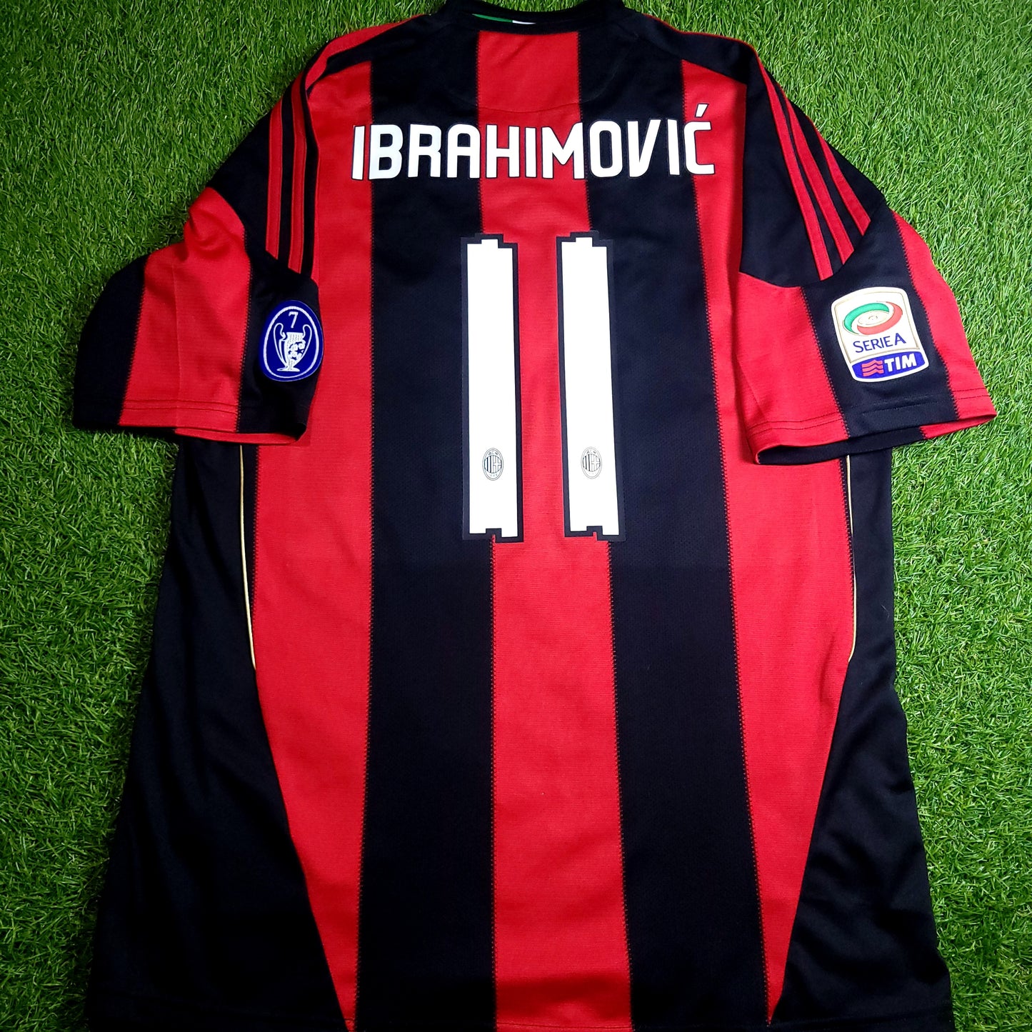 Ibrahimovic AC Milan 2010 2011 Soccer Jersey Shirt L SKU# P96288