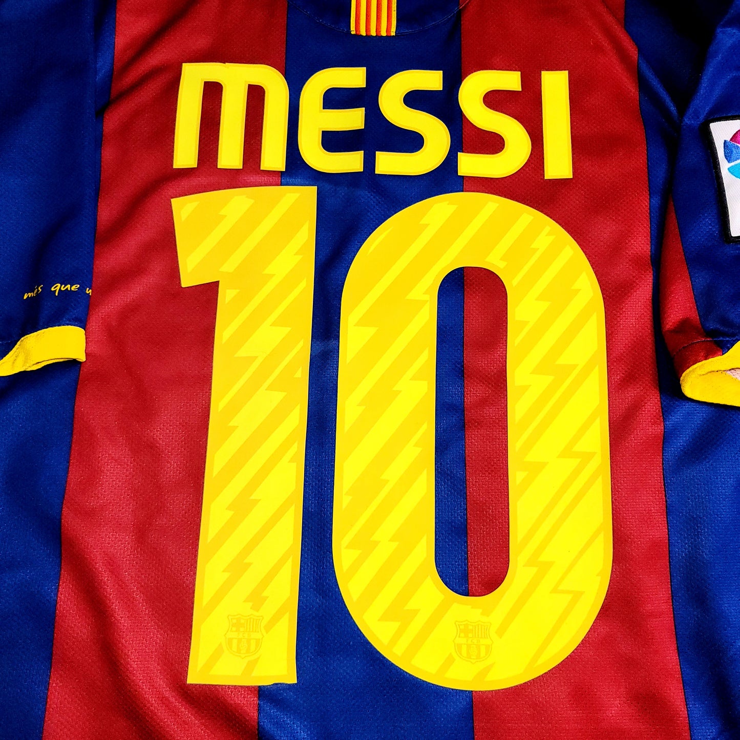 Messi Barcelona 2010 2011 Home Soccer Jersey M SKU# 382354-488