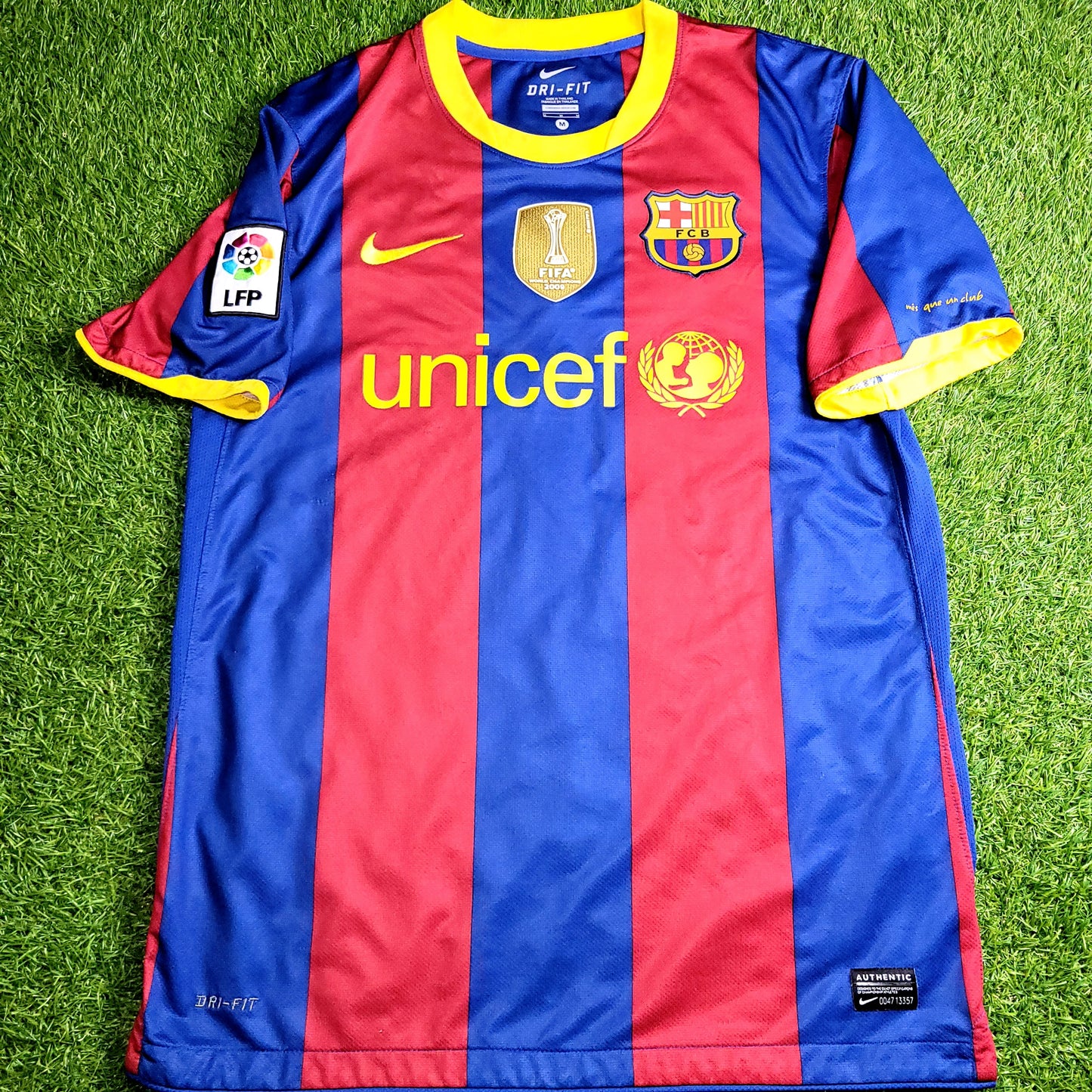 Messi Barcelona 2010 2011 Home Soccer Jersey M SKU# 382354-488