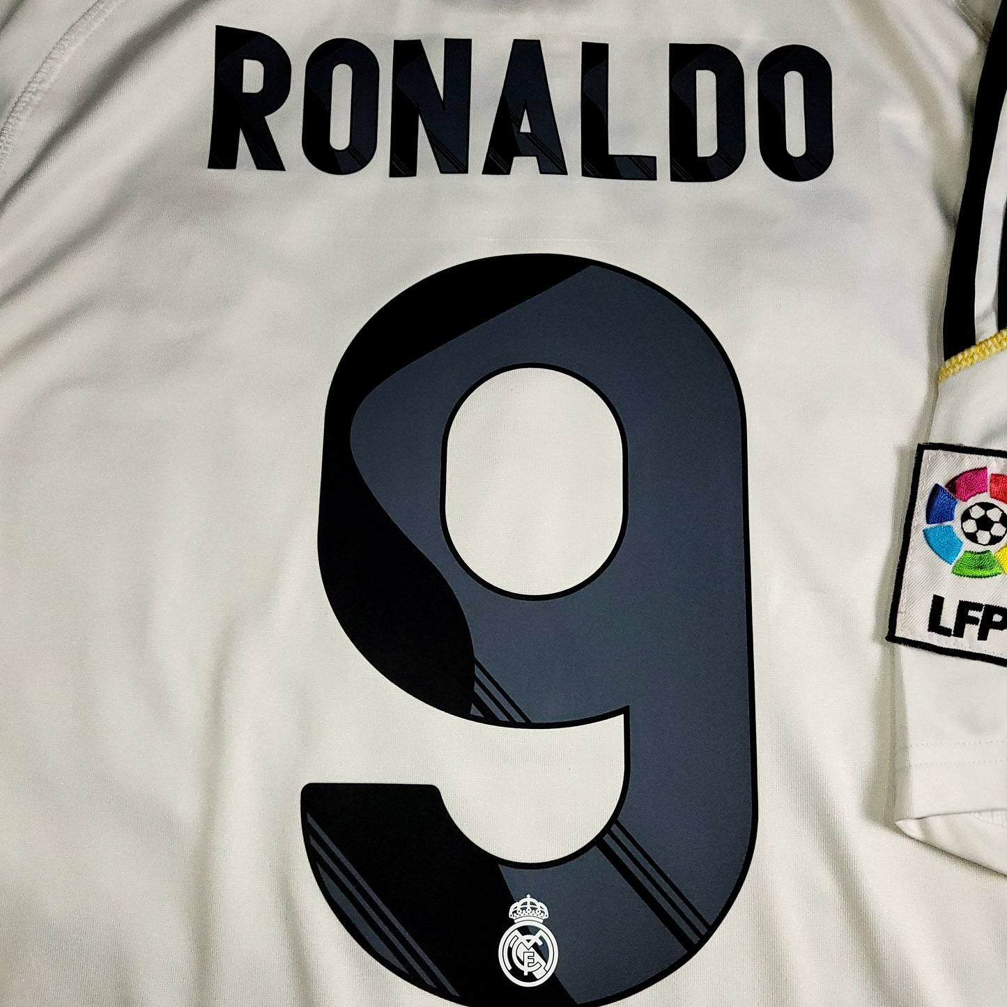 Cristiano Ronaldo Real Madrid 2009 2010 DEBUT Home Soccer Jersey L SKU# E84352