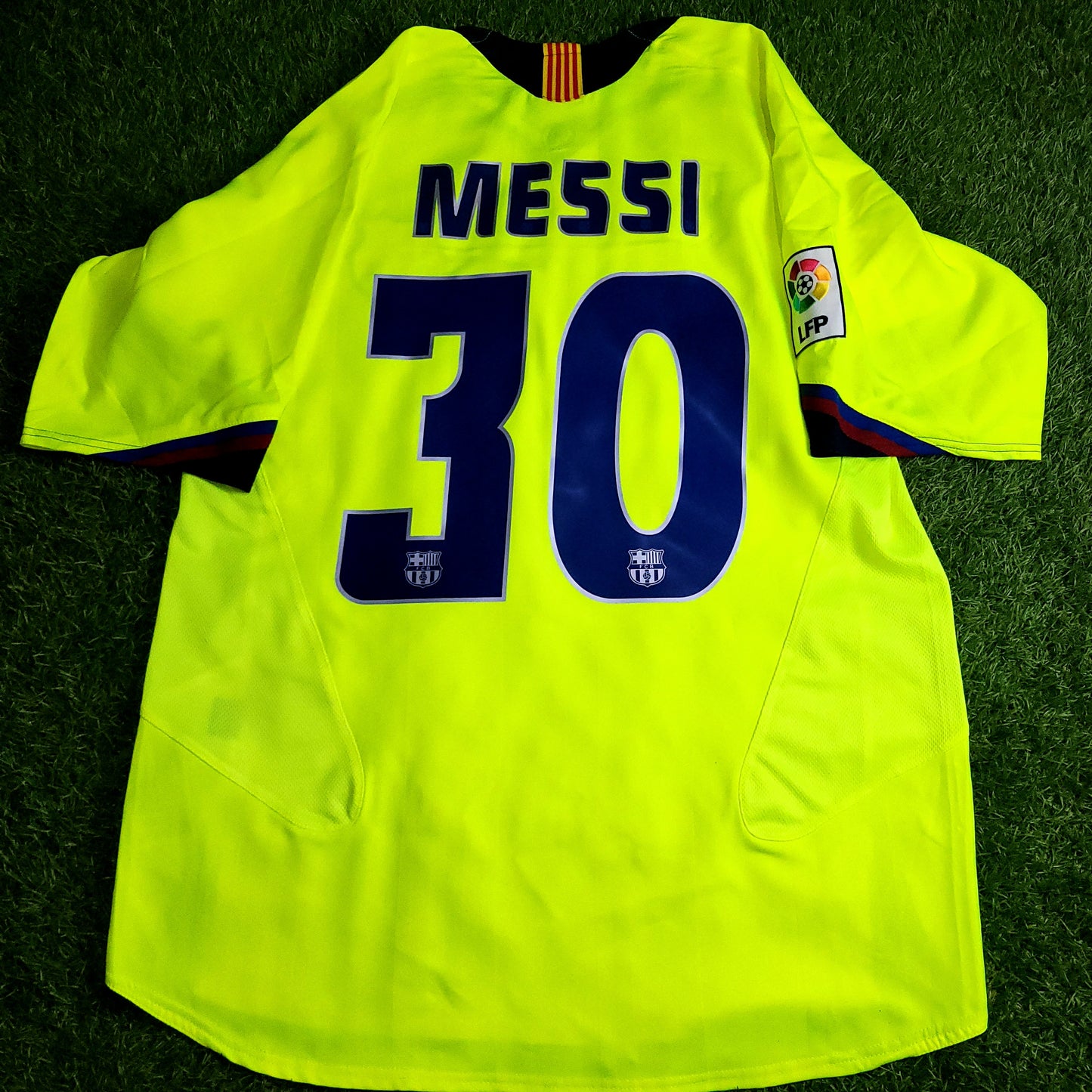 Messi Barcelona 2005 2006 Away Soccer Jersey M SKU# 195971