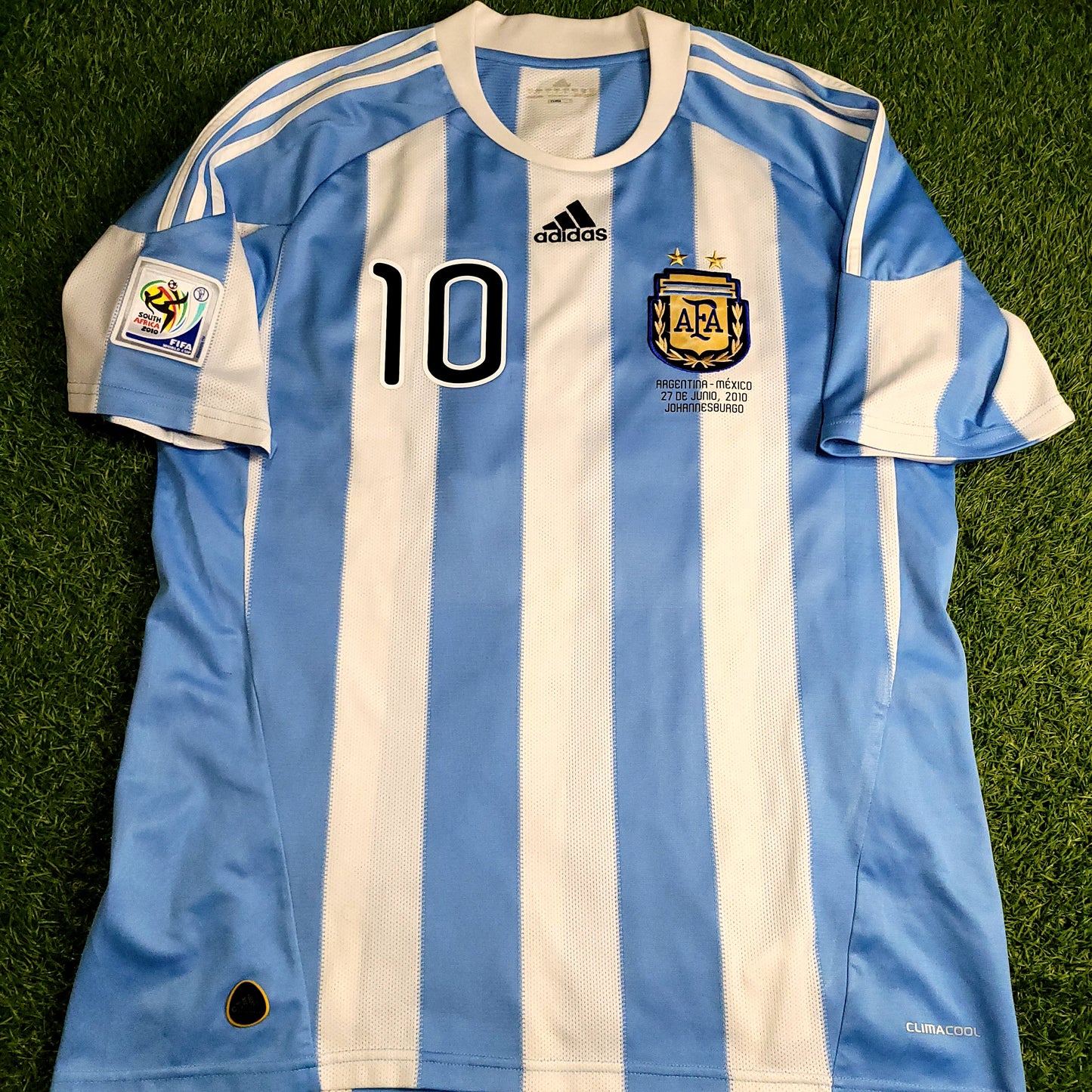 Messi Argentina 2010 WORLD CUP Home Soccer Jersey L SKU# P79919
