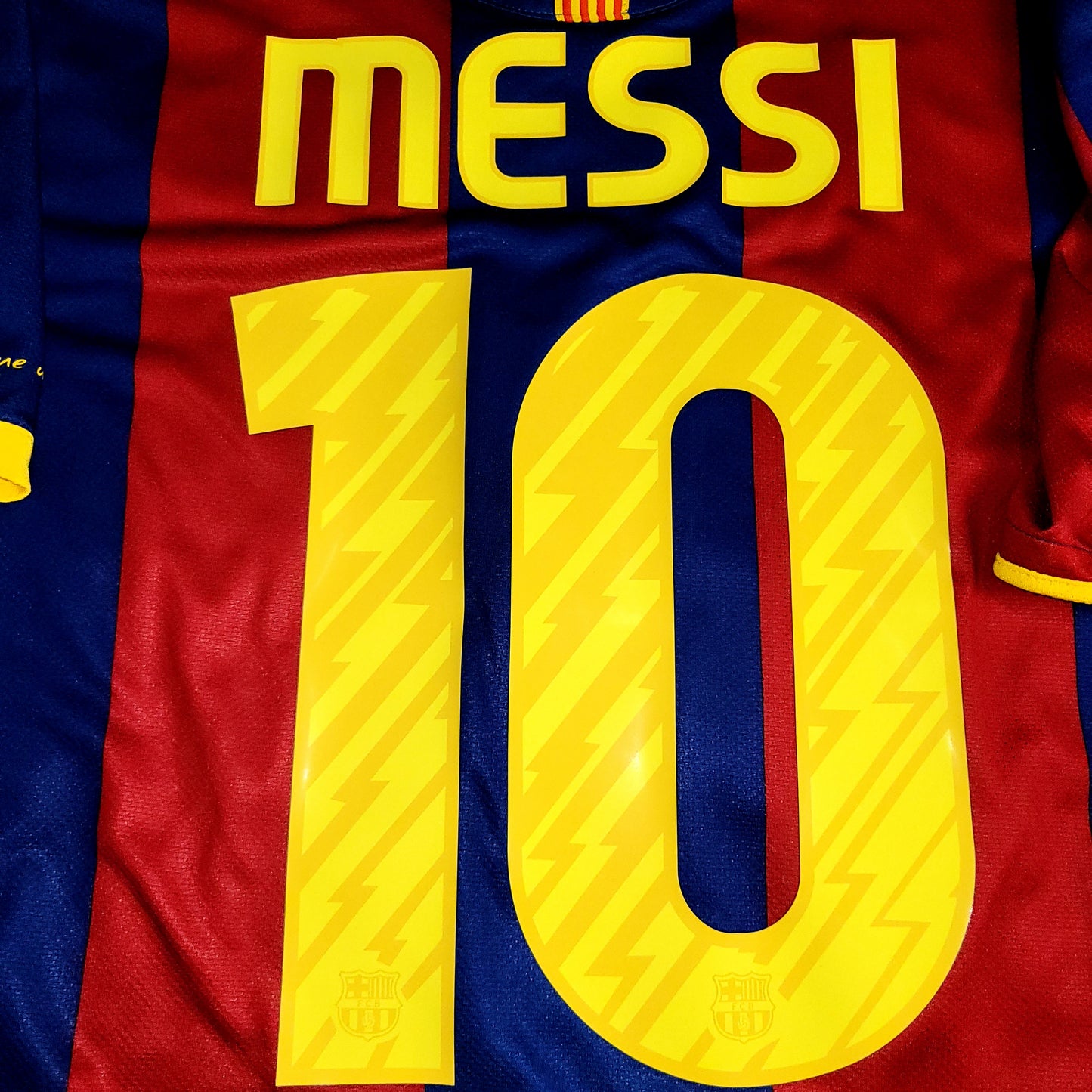 Messi Barcelona 2010 2011 Home Soccer Jersey M SKU# 382354-488