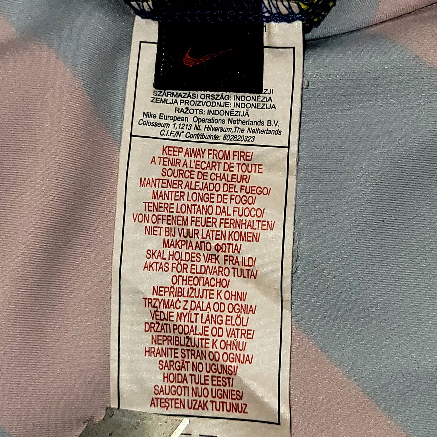 Ronaldinho Barcelona 2005 2006 Home Soccer Jersey L SKU# 195970