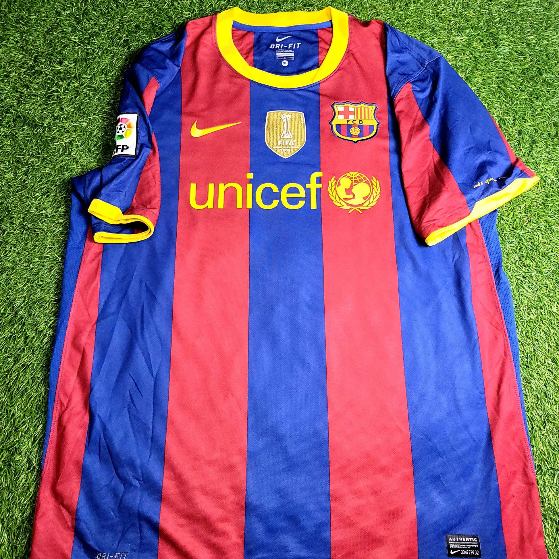 Messi Barcelona 2010 2011 Home Soccer Jersey XL SKU# 382354-488 - ForeverSoccerJerseys
