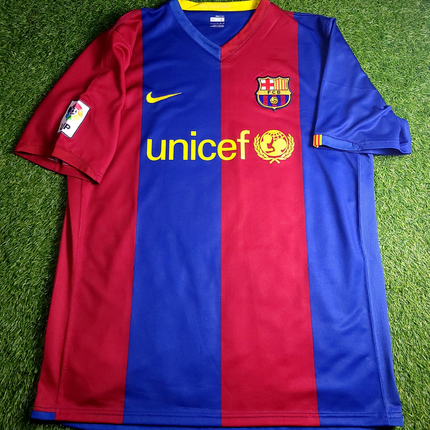 Ronaldinho Barcelona 2006 2007 Soccer Jersey L SKU# 146980-425 - ForeverSoccerJerseys