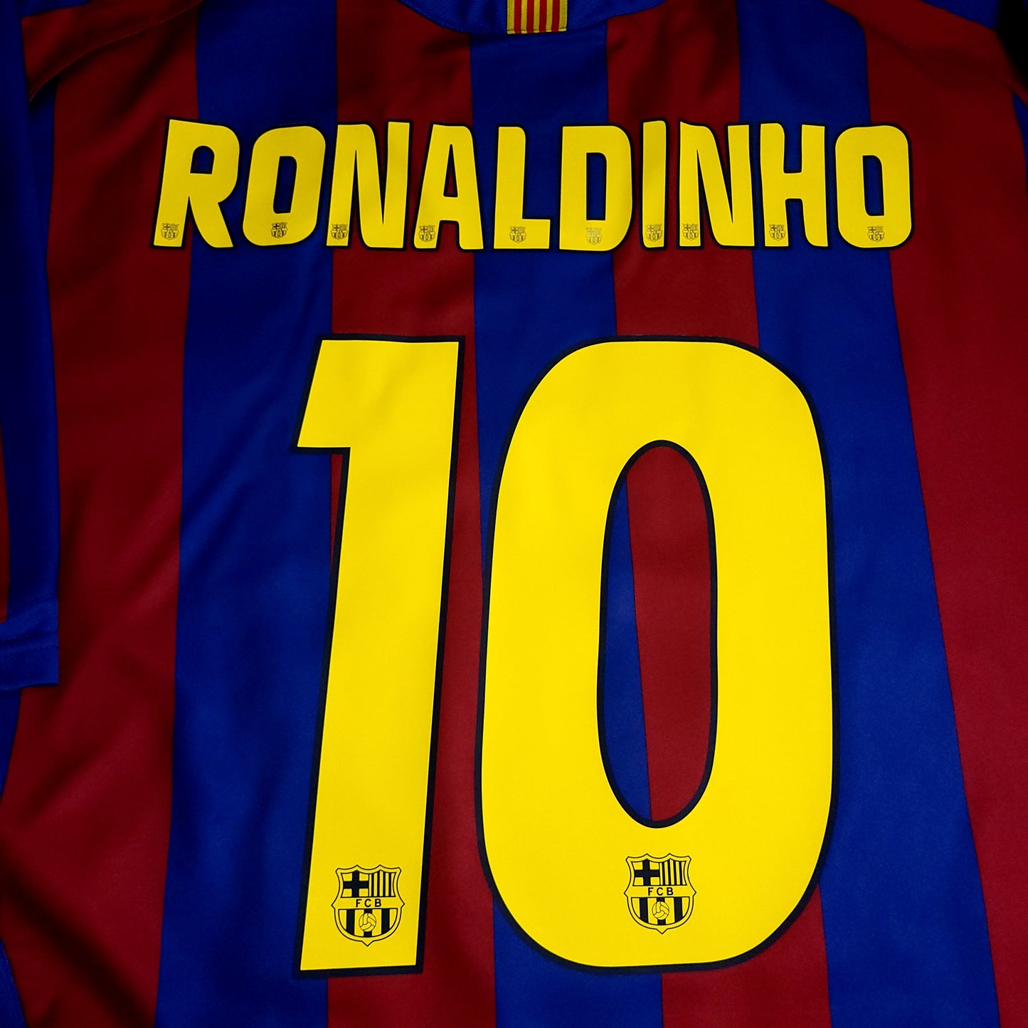 Ronaldinho Barcelona 2005 2006 Soccer Jersey XL SKU# 196466ZF1 - ForeverSoccerJerseys