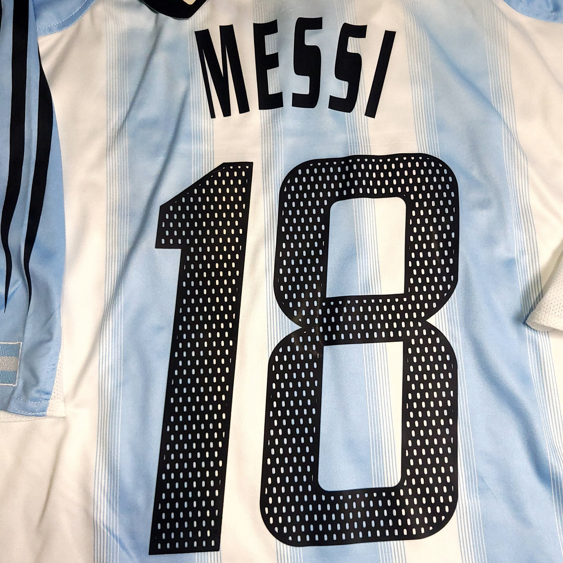 Messi Argentina 2004 2005 DEBUT Soccer Jersey BNWT XL SKU# 540097 - ForeverSoccerJerseys